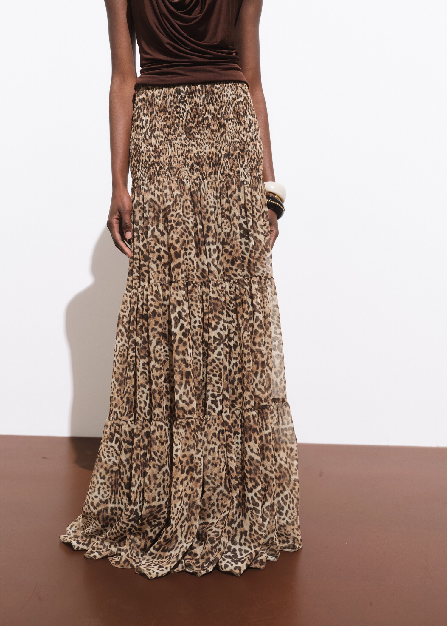 Falda maxi estampado leopardo - Plano medio