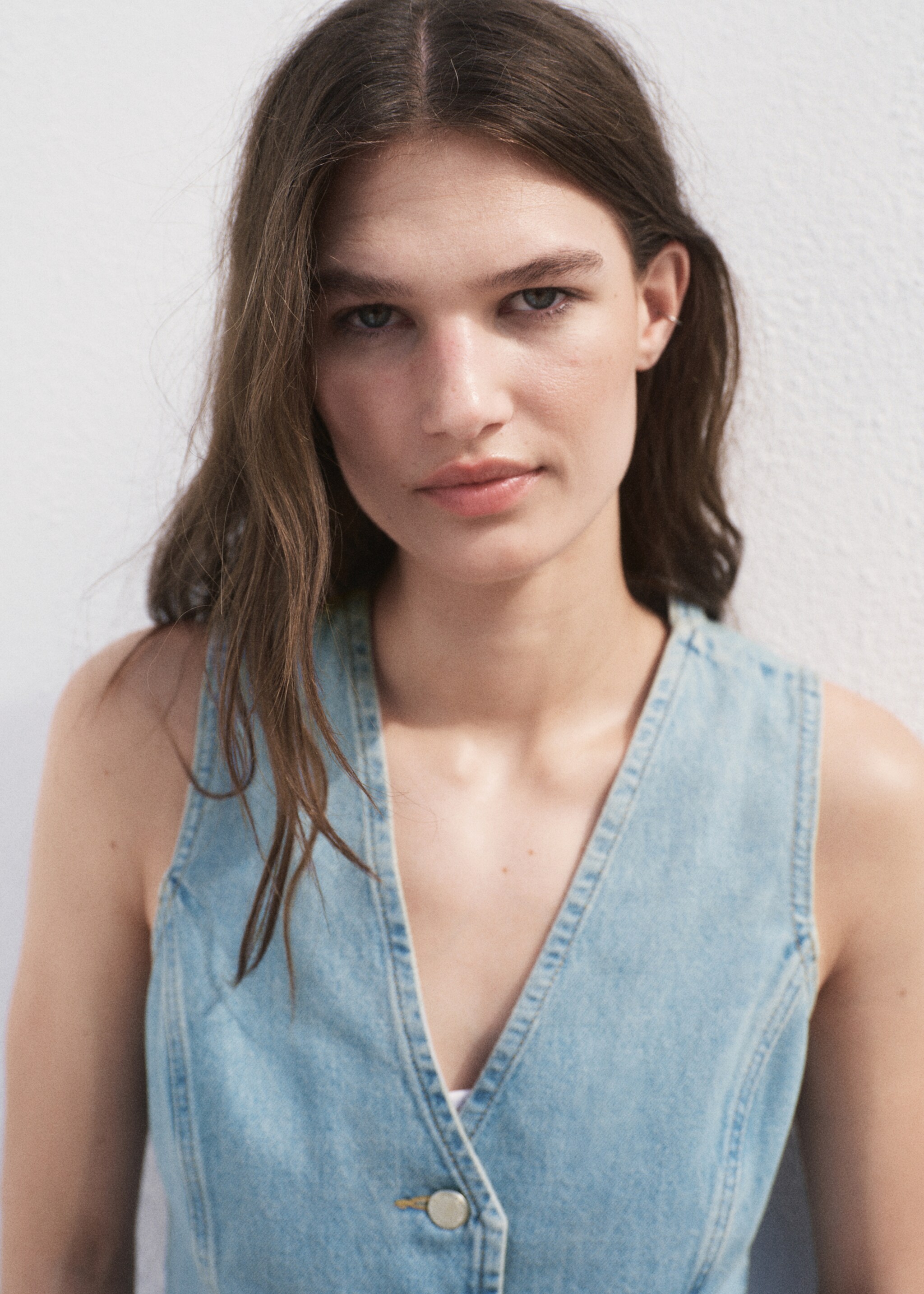 Buttoned denim gilet - Details of the article 1