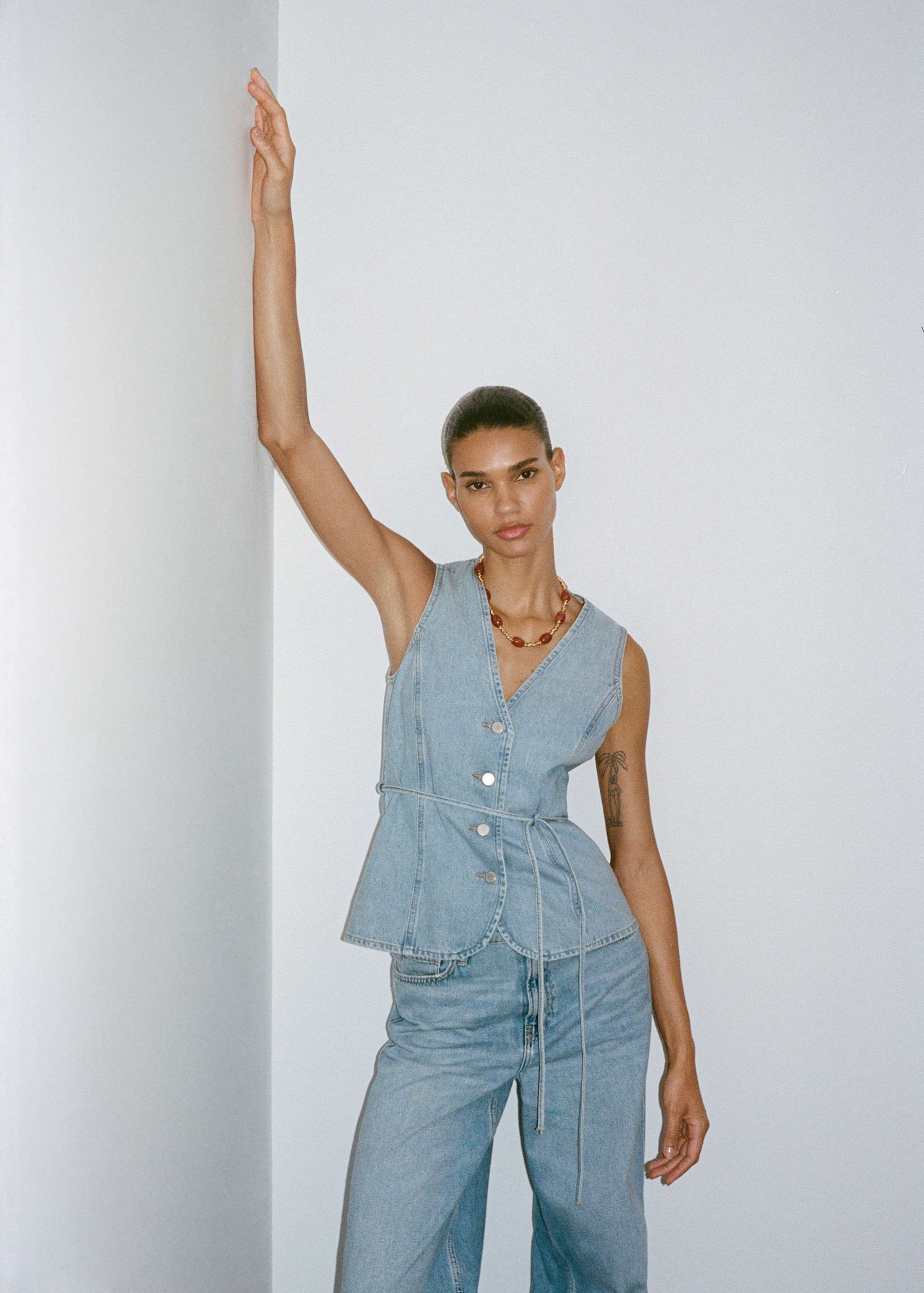 Gilet en jean boutons - Détail de l'article 7