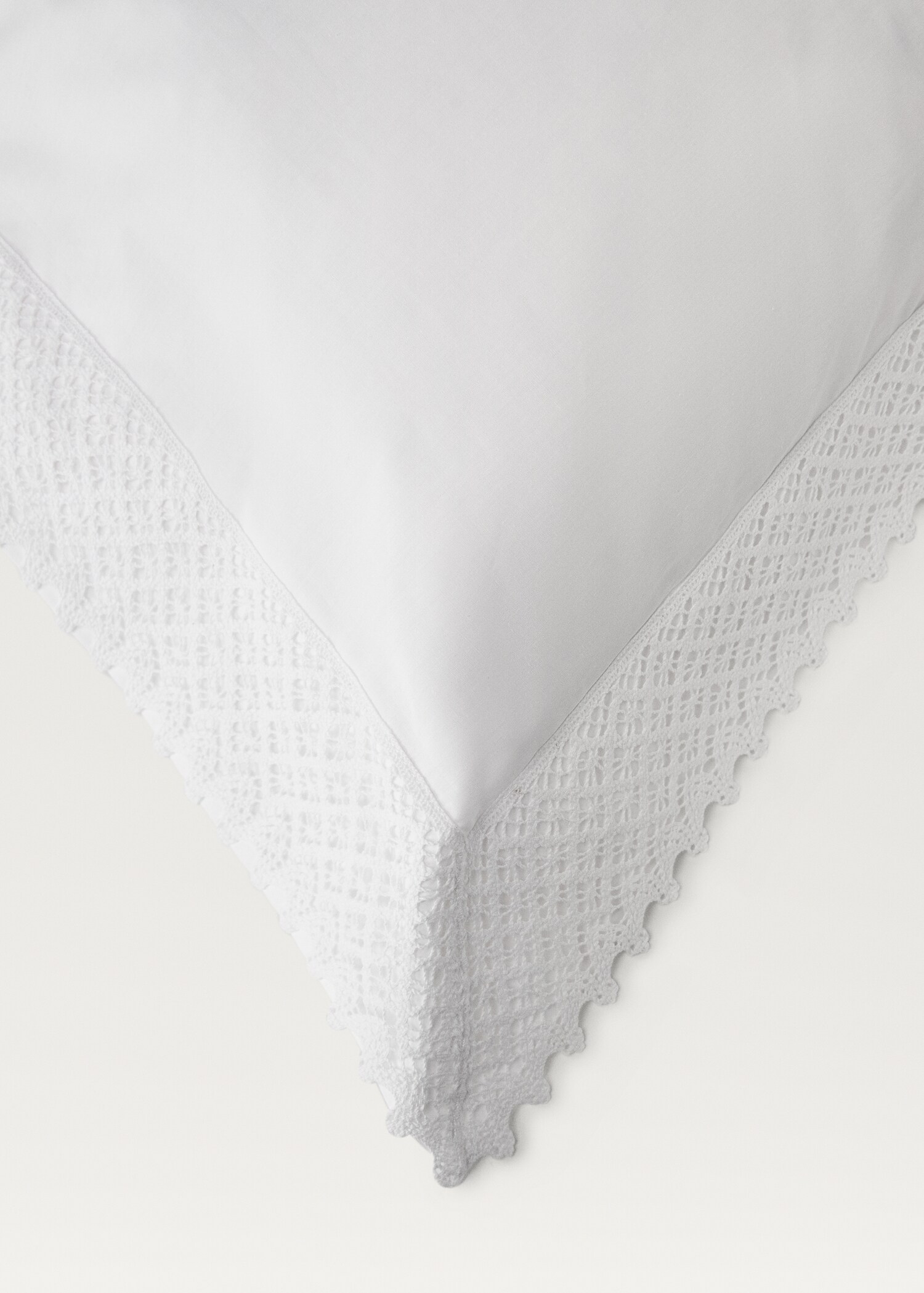 Two pillowcases with lace detail 60x60 cm - Details of the article 2