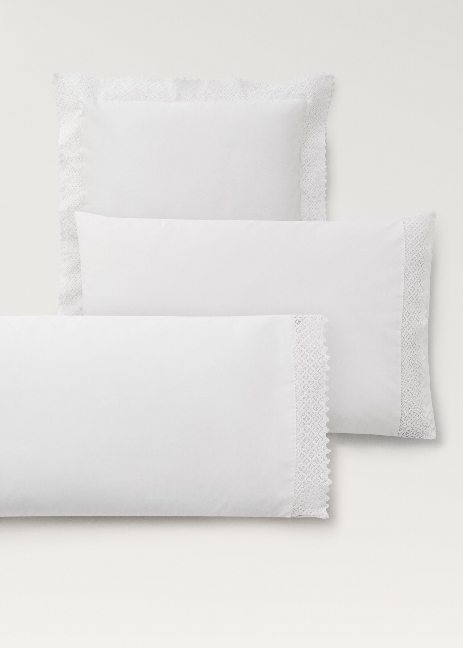Two pillowcases with lace detail 60x60 cm - Details of the article 4
