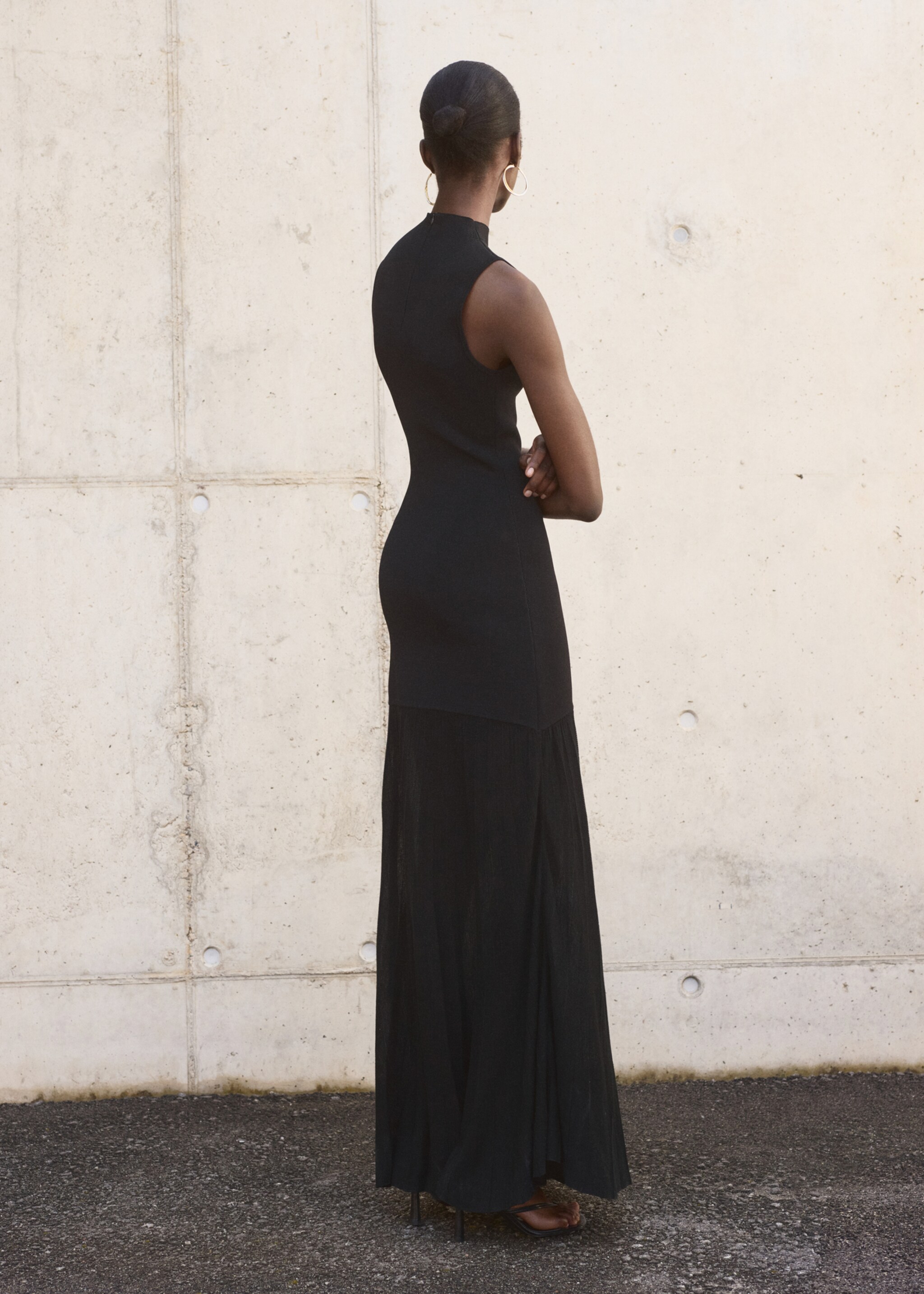 Combined dress with perkins collar - Reverse of the article