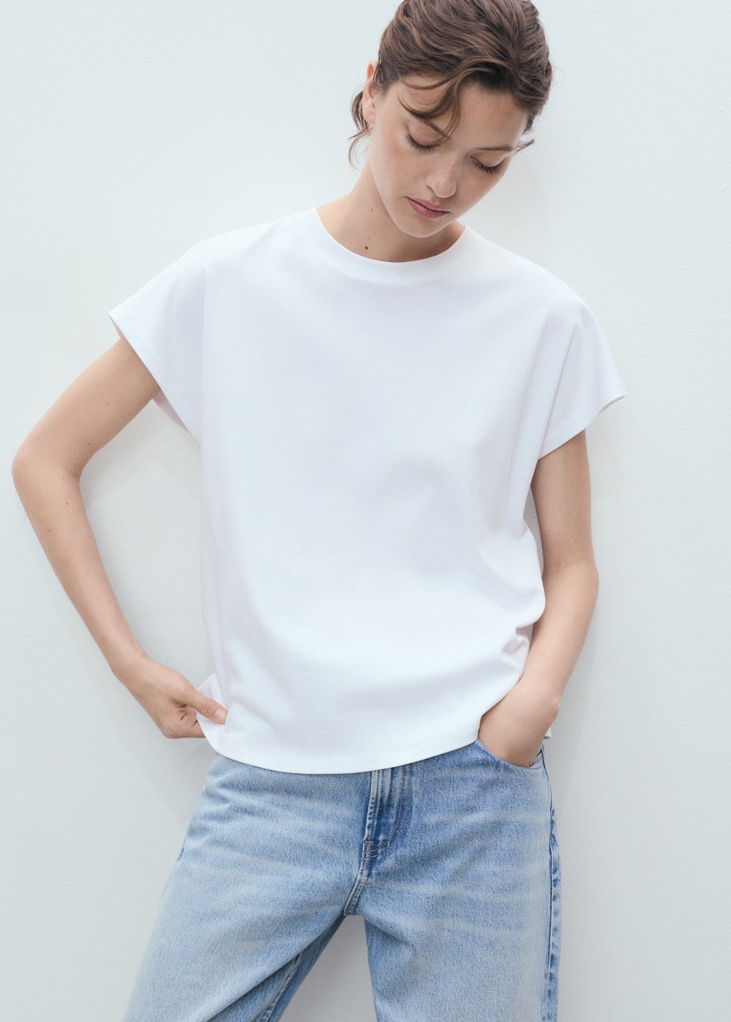 Rounded neck cotton t-shirt