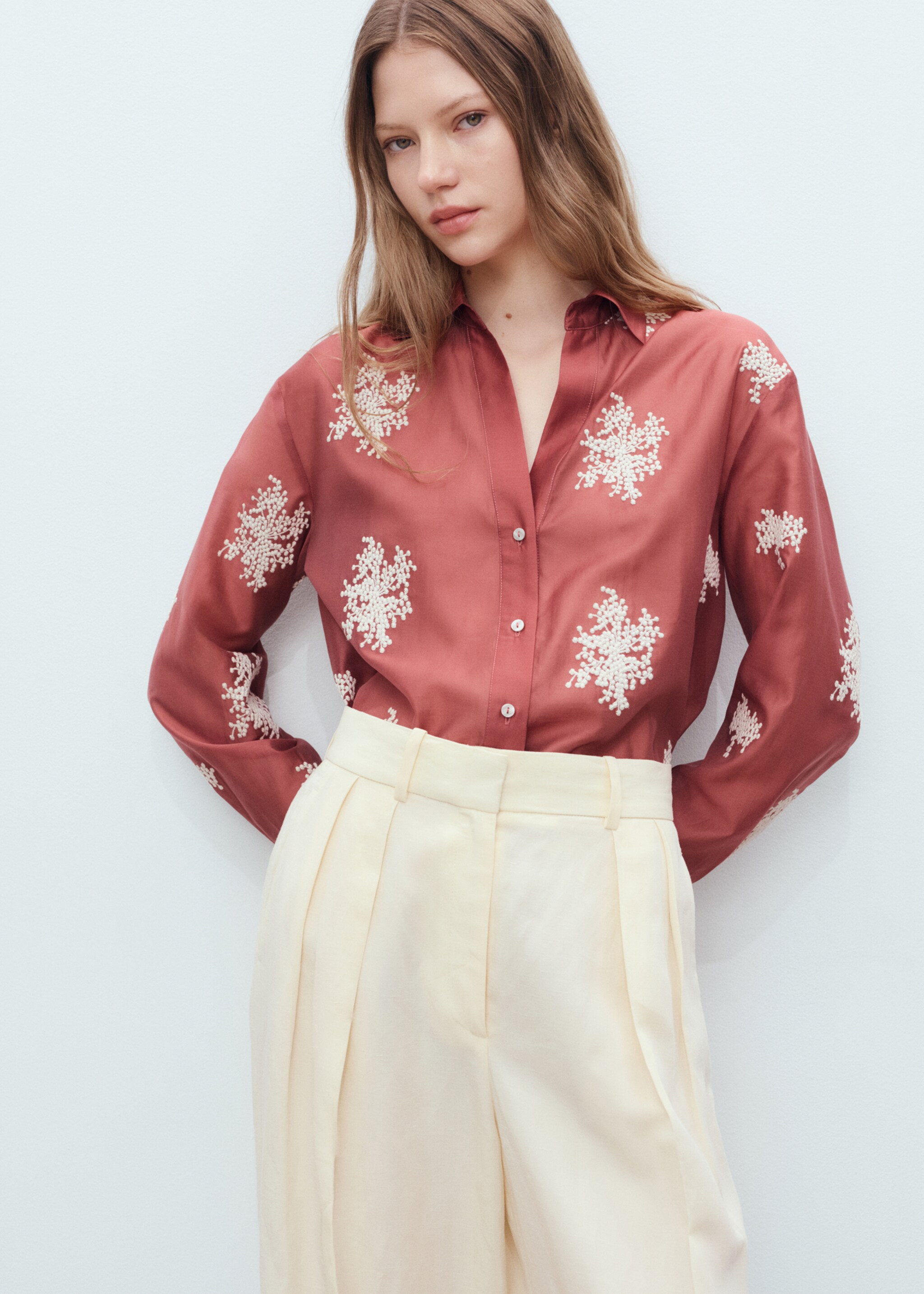 Chemise Lyocell brodée - Plan moyen