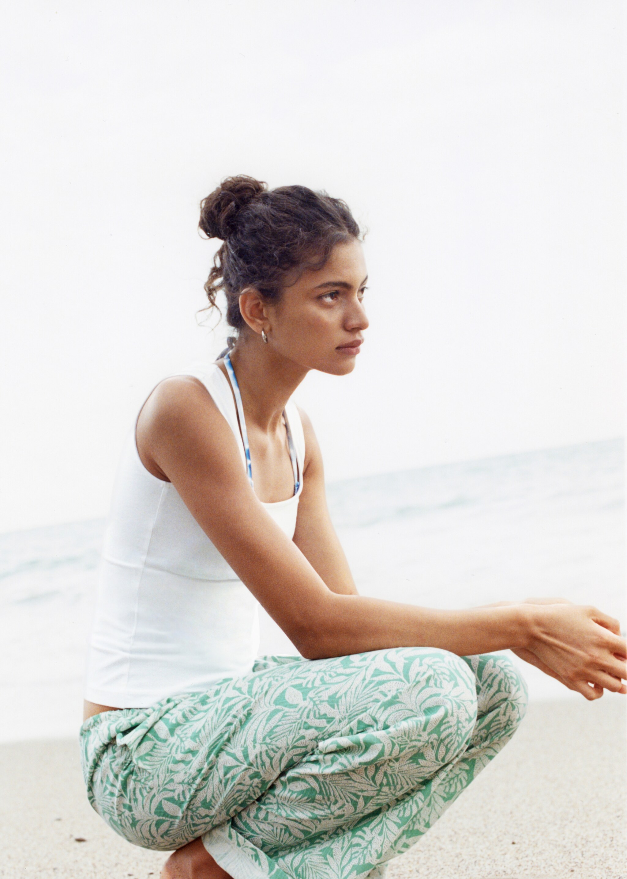 Cotton trousers with leaf pattern - Details of the article 5