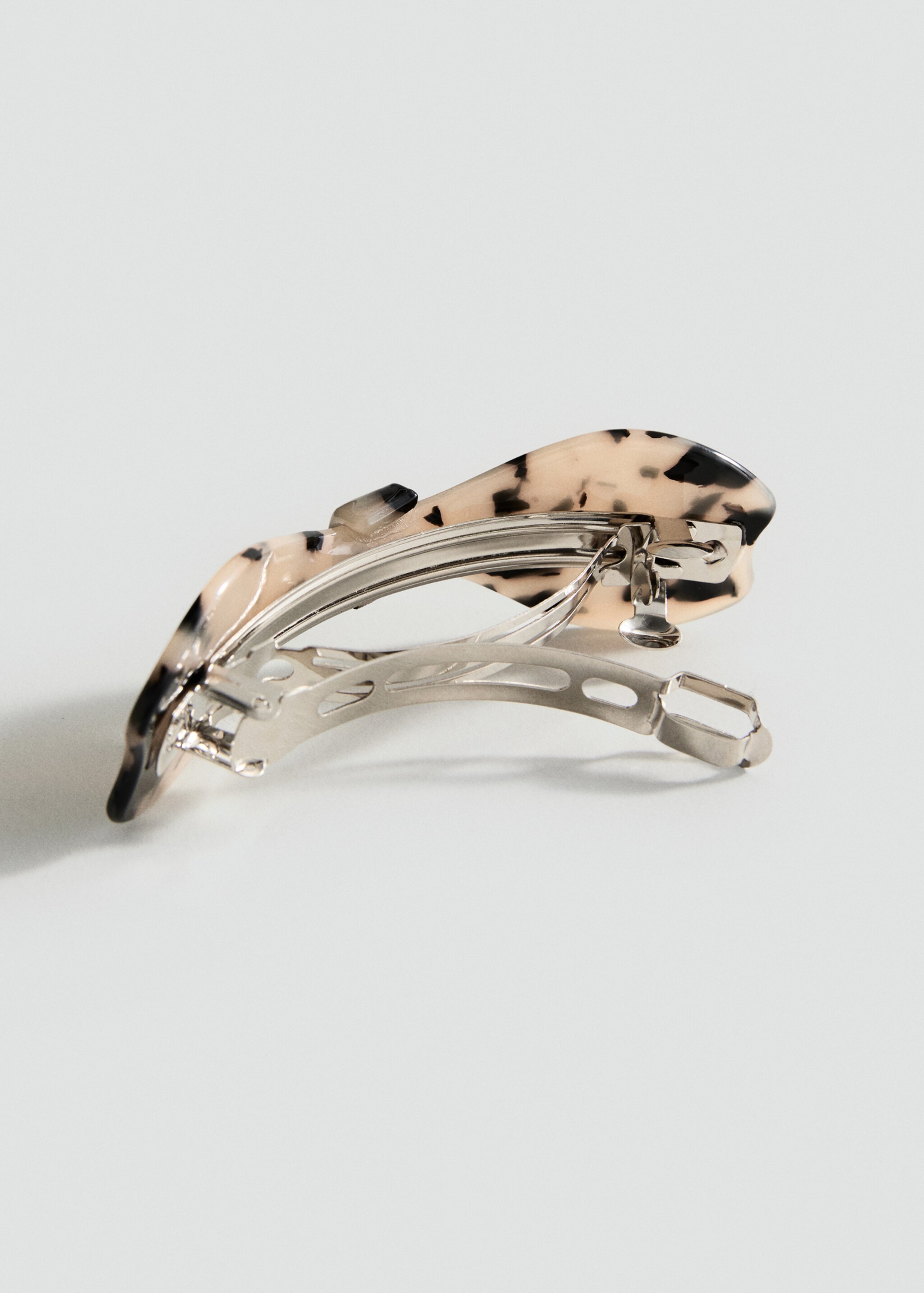 Barrette à cheveux écaille - Plan moyen