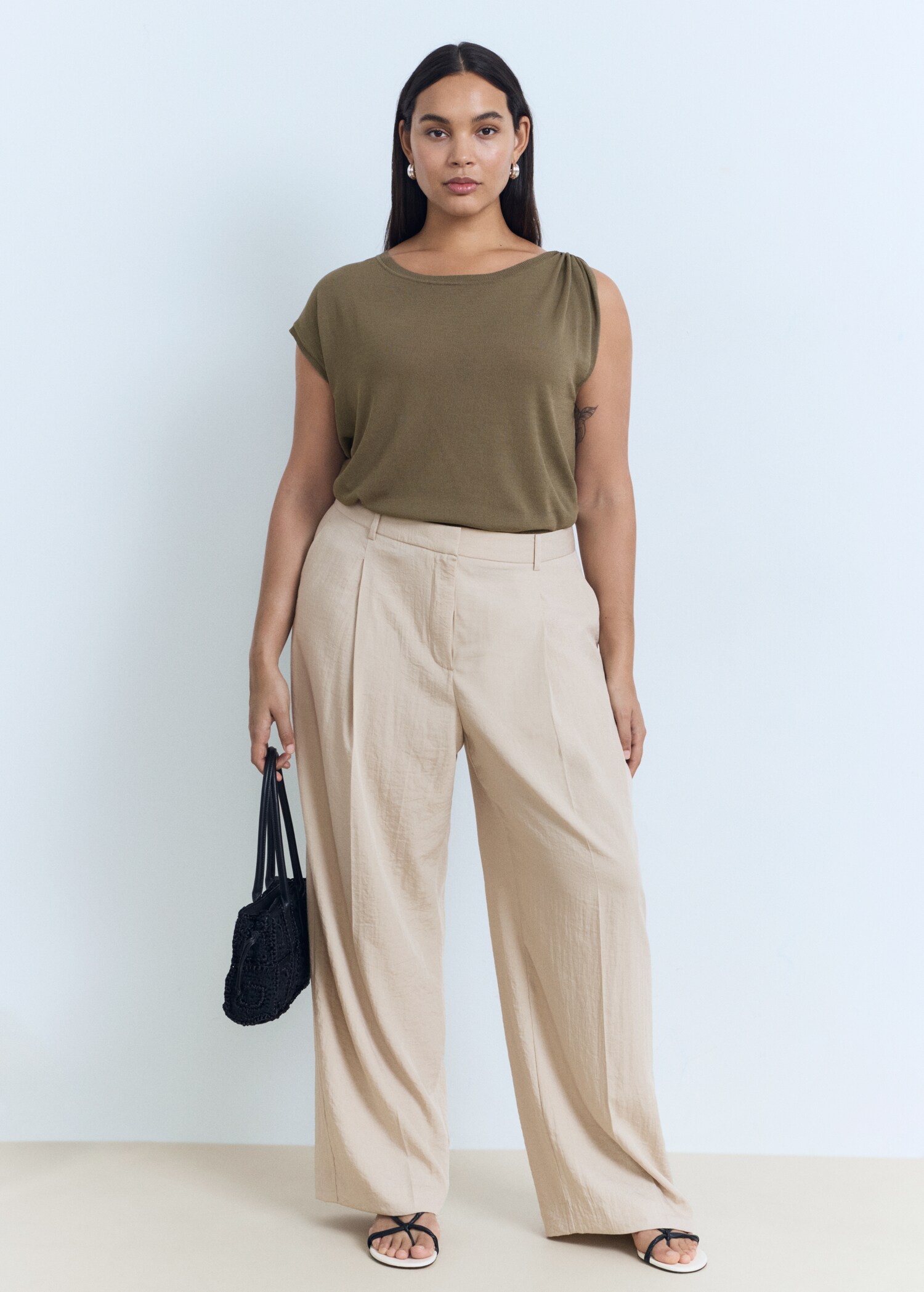 Wide-leg pleated trousers - Details of the article 3