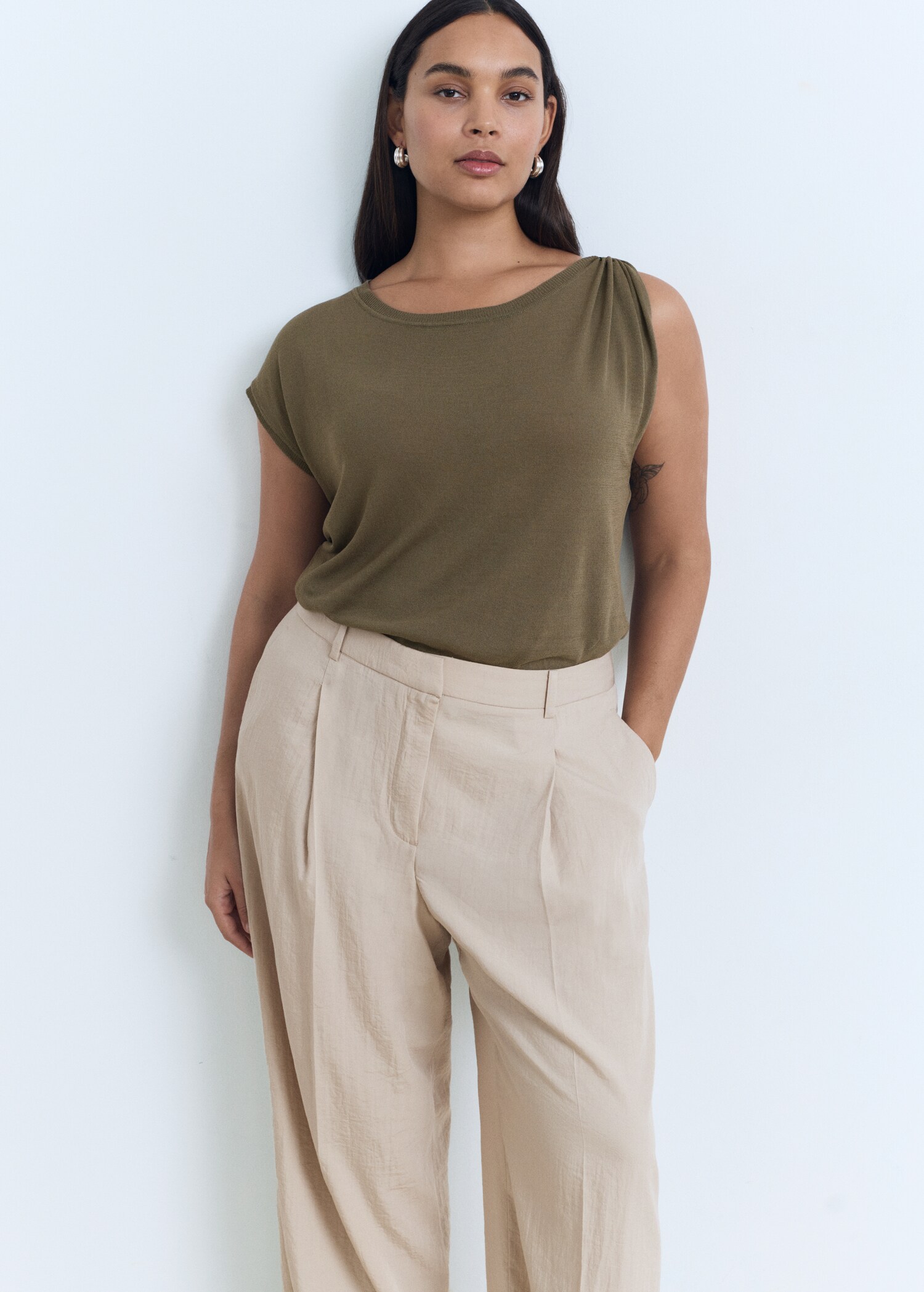 Wide-leg pleated trousers - Details of the article 5