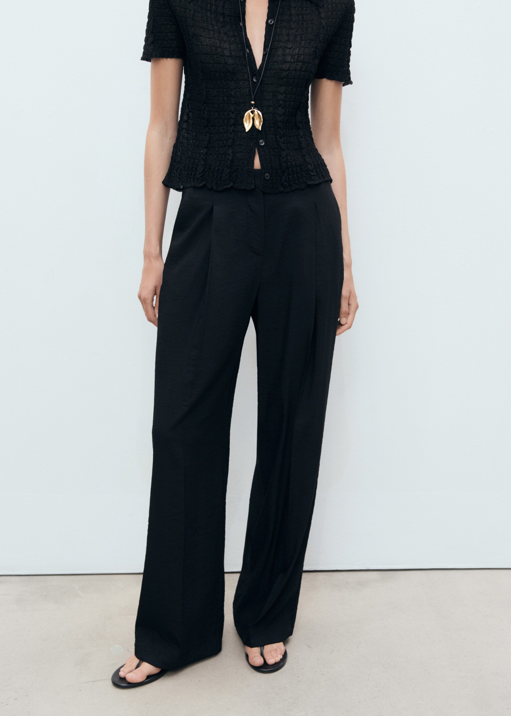 Wide-leg pleated trousers - Medium plane