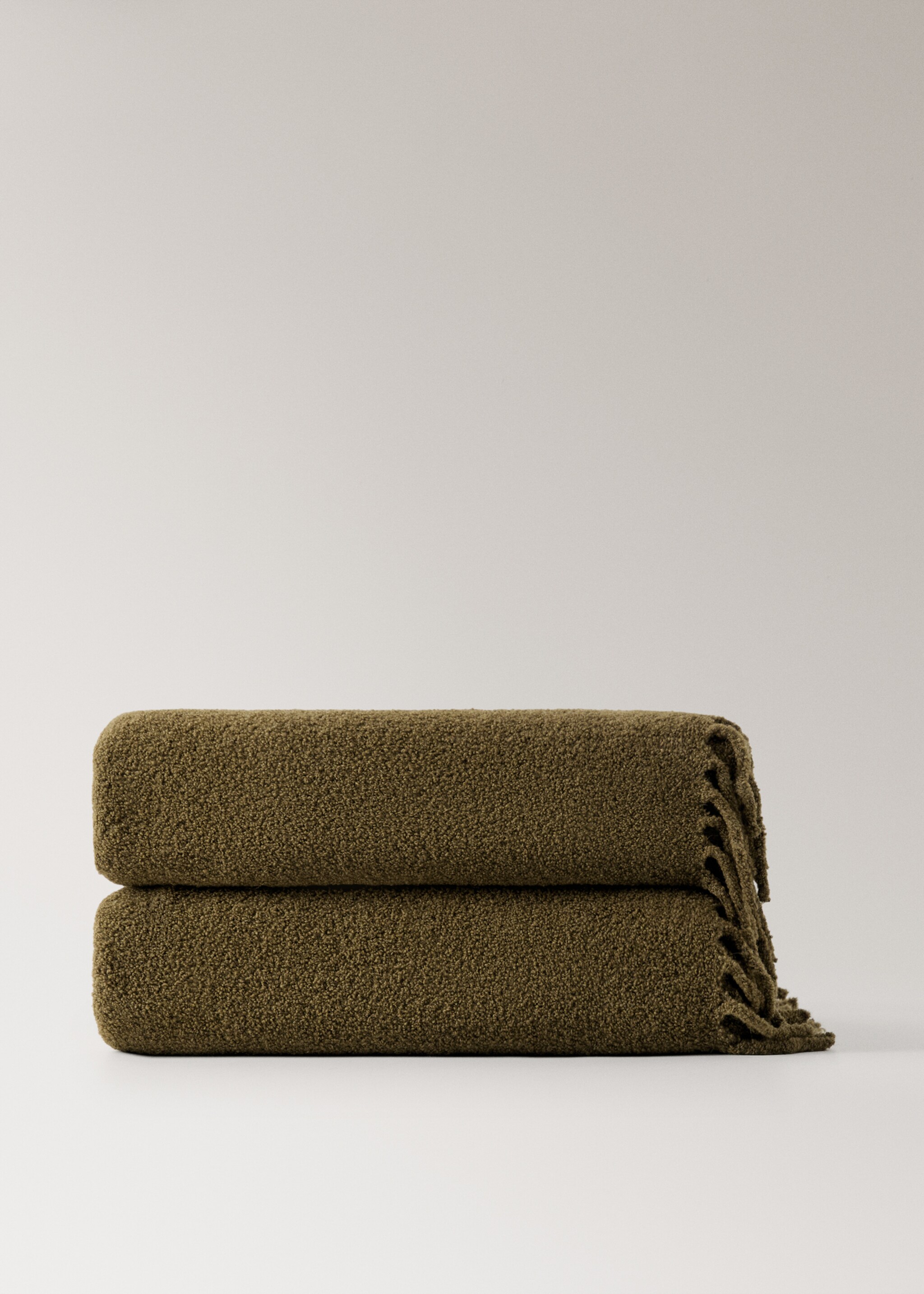 Bouclé effect wool blanket - Article without model, Olive Green. Ref: 17071530-00.