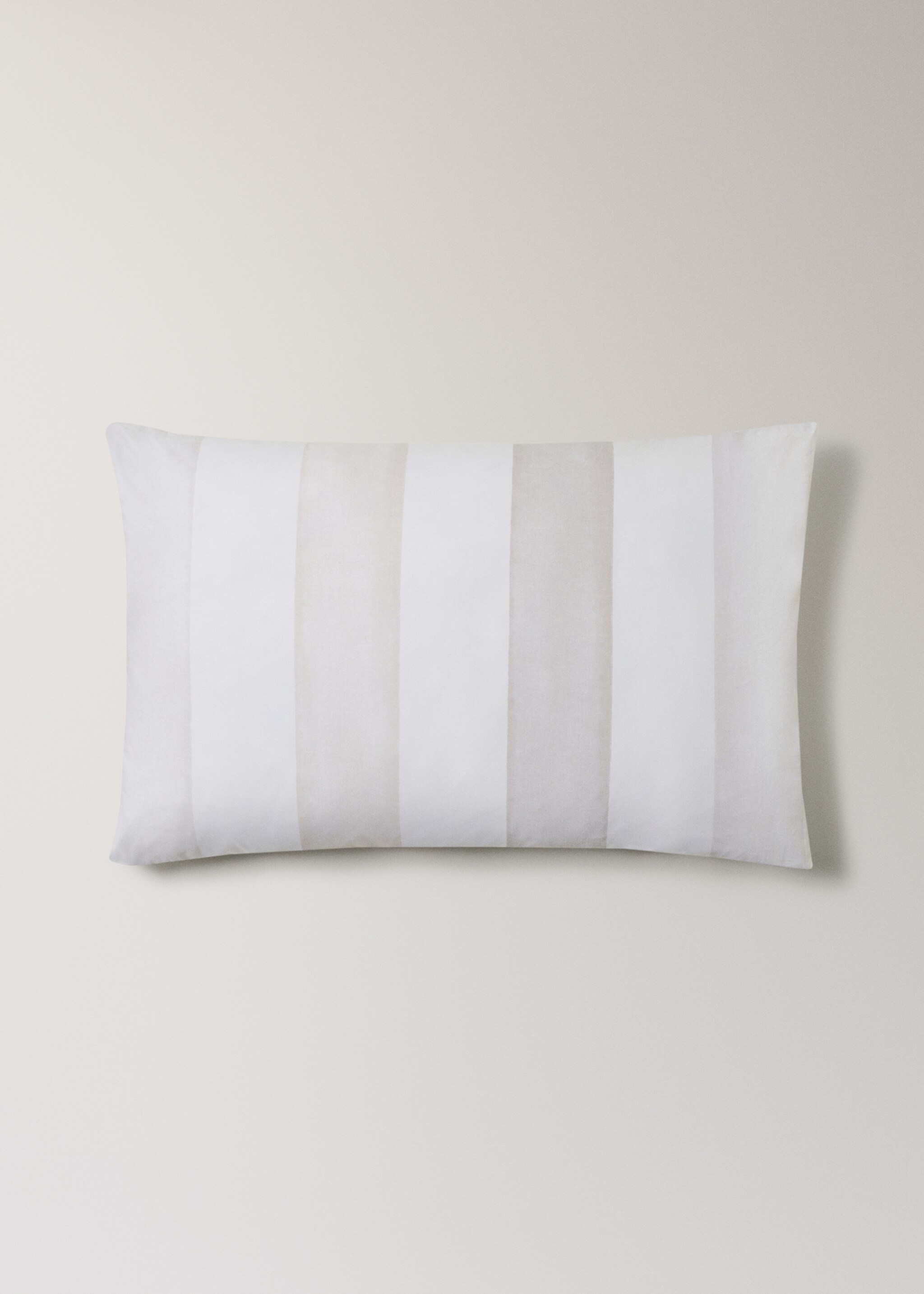 Deux taies d'oreiller en percale de coton à rayures imprimées 50x75 cm - Article sans modèle, Beige. Ref: 17071536-00.