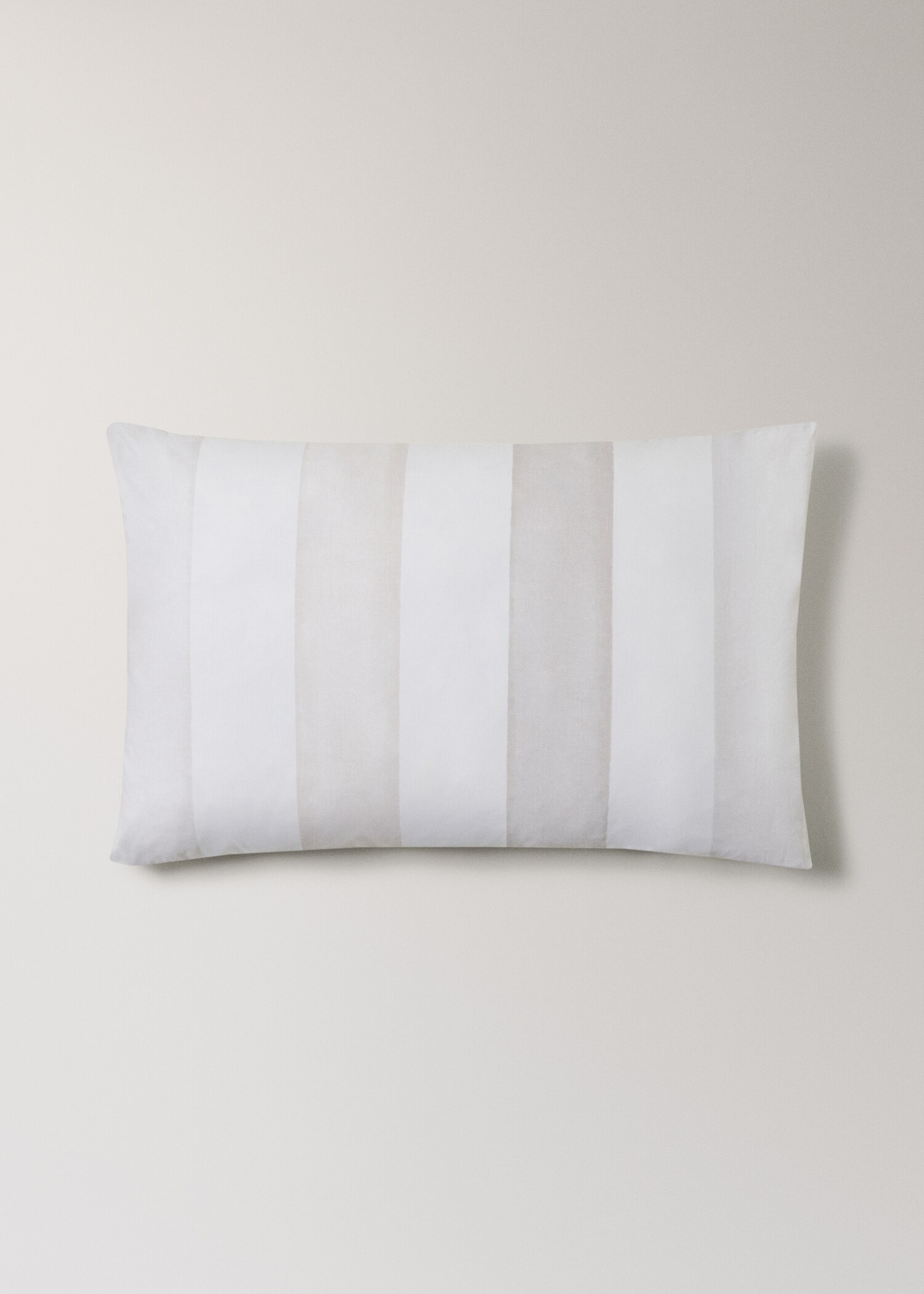 Two cotton percale pillowcases with a stripe print 50x75 cm - Article without model