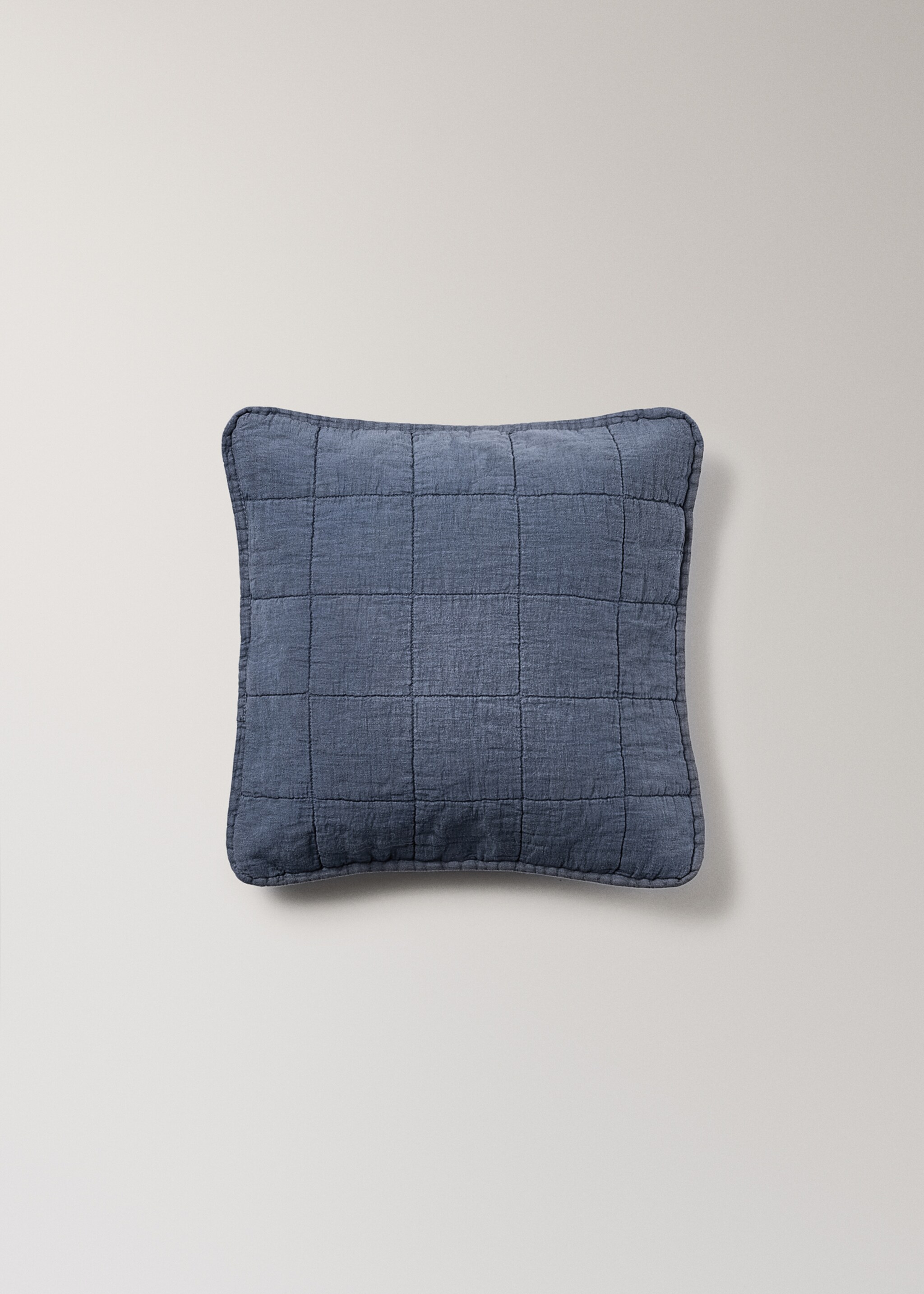 Linen-cotton garment-dyed children's bed cushion cover, 40x40 cm - Article without model, Blue. Ref: 17071541-00.