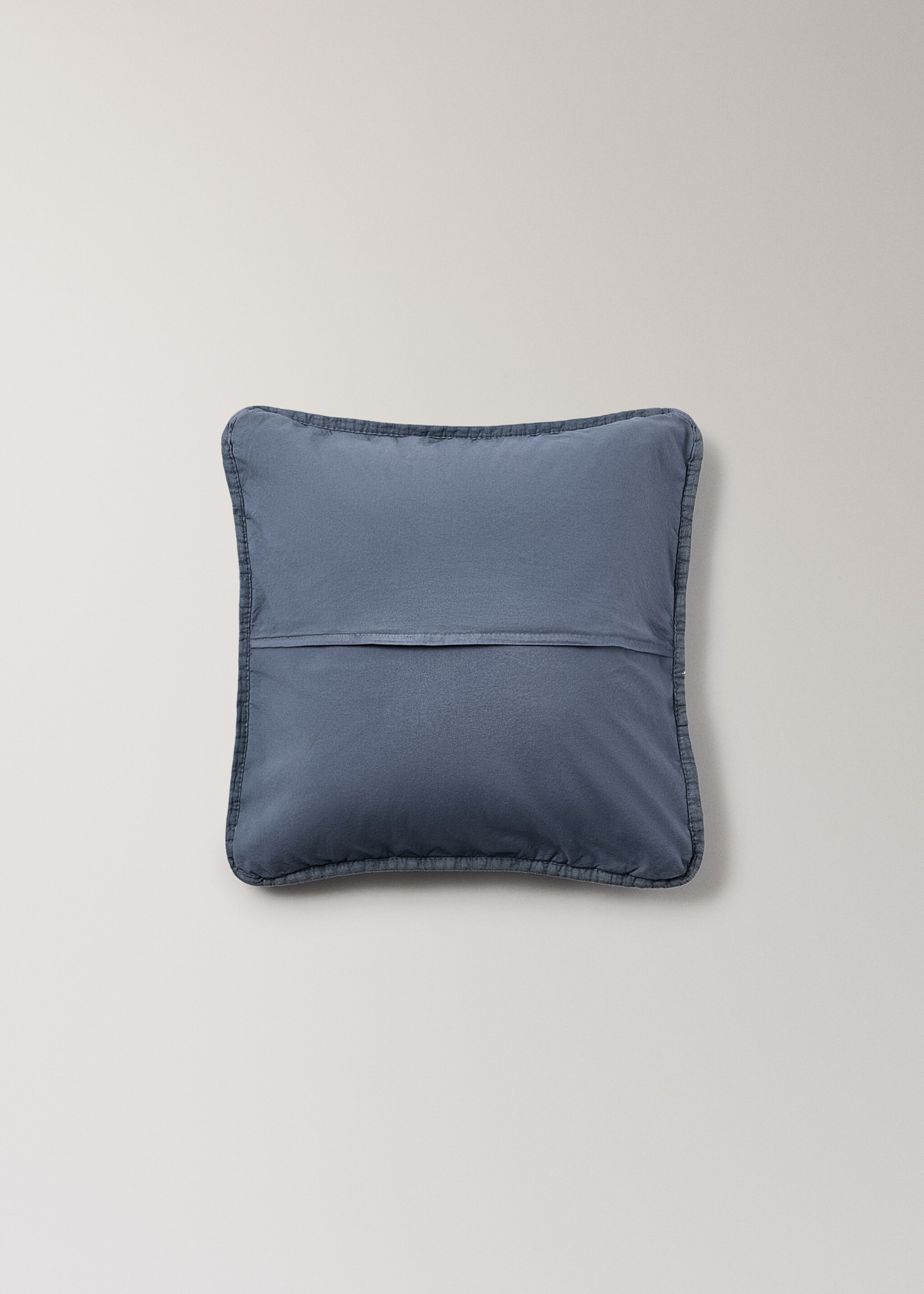 Linen-cotton garment-dyed children's bed cushion cover, 40x40 cm - Details of the article 1, Blue. Ref: 17071541-00.