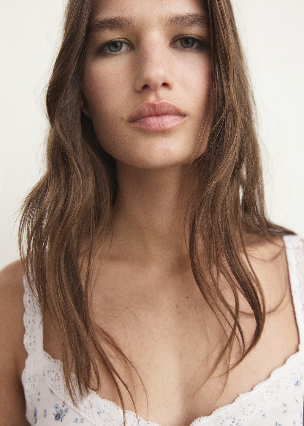 Floral-print pajama top with lace trim