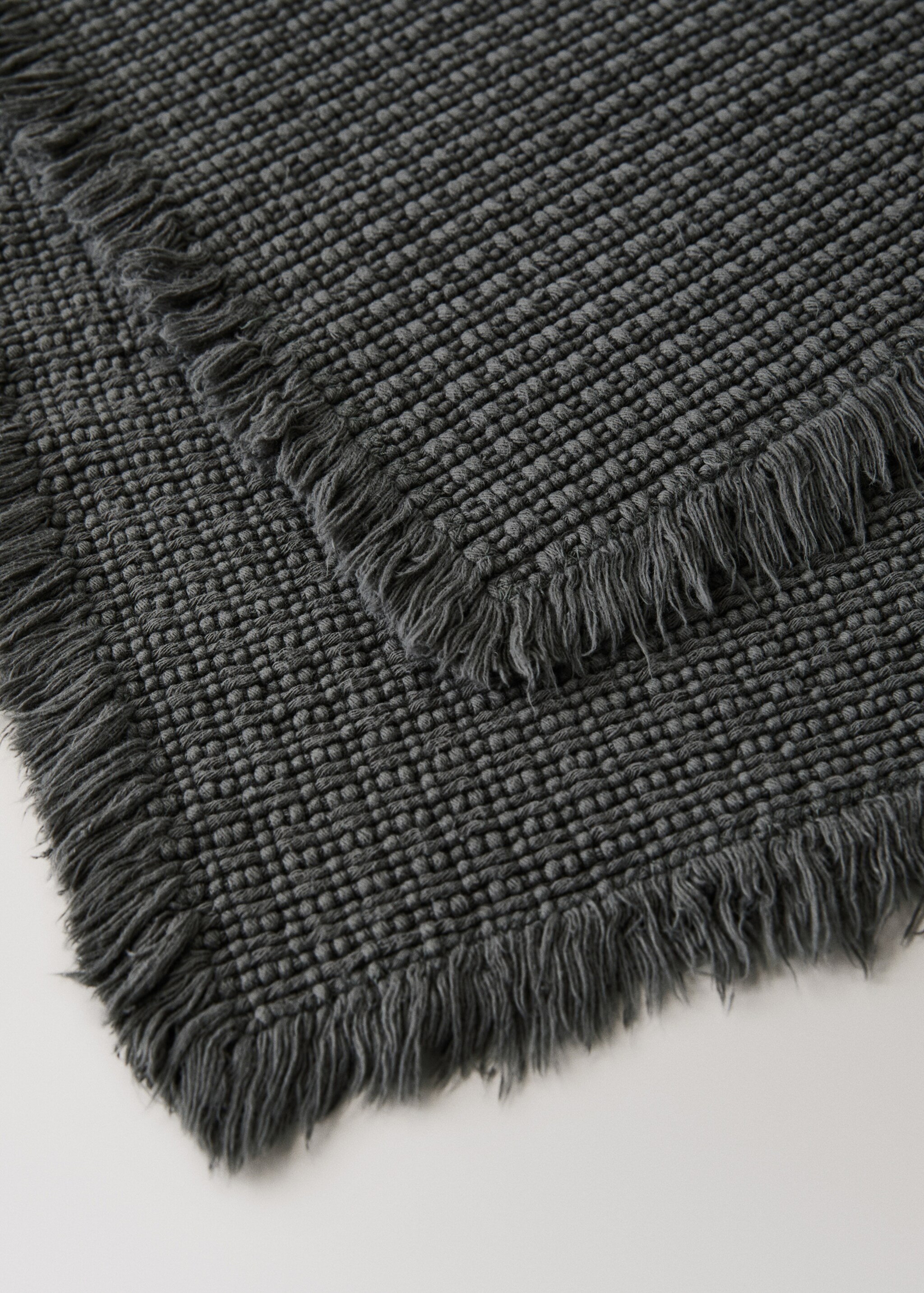 Cotton waffle bath rug - Details of the article 2, Charcoal. Ref: 17071552-00.