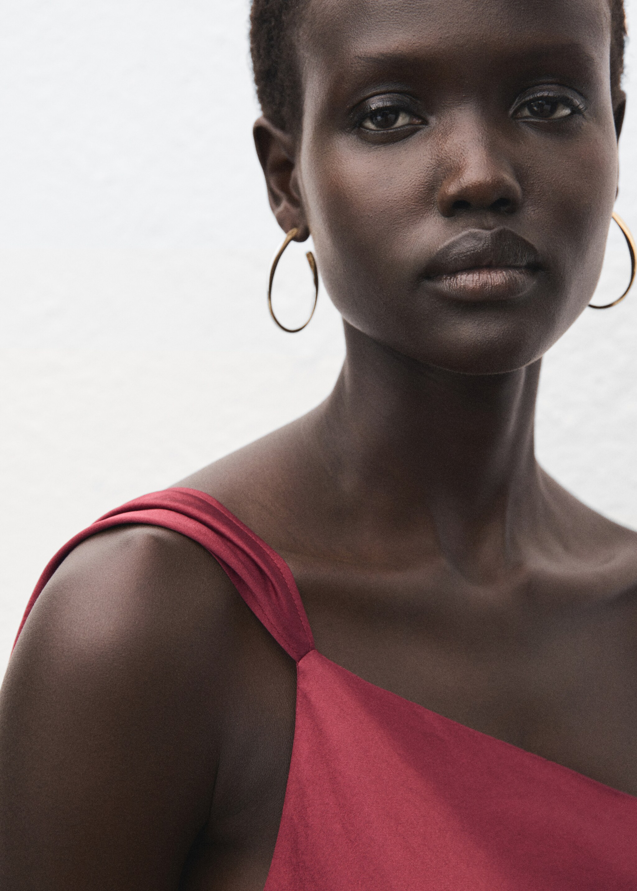 Asymmetrical satin dress - Details of the article 1, Wine. Ref: 17071555-00.