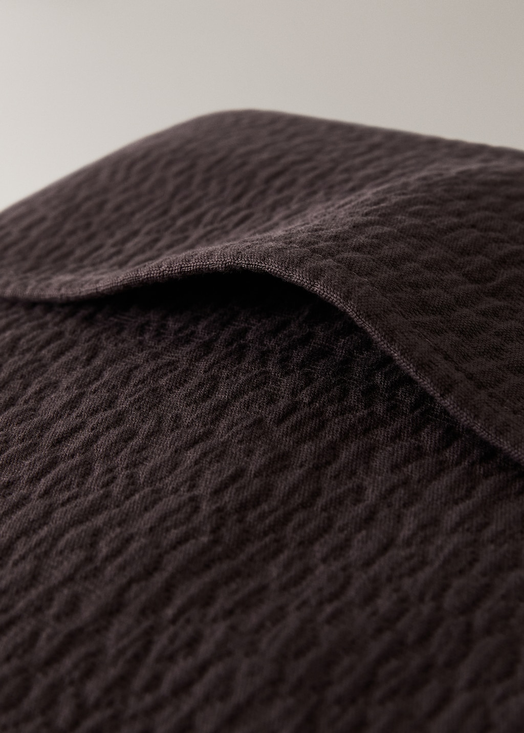 Garment-dyed cotton textured cushion cover 50x50 cm