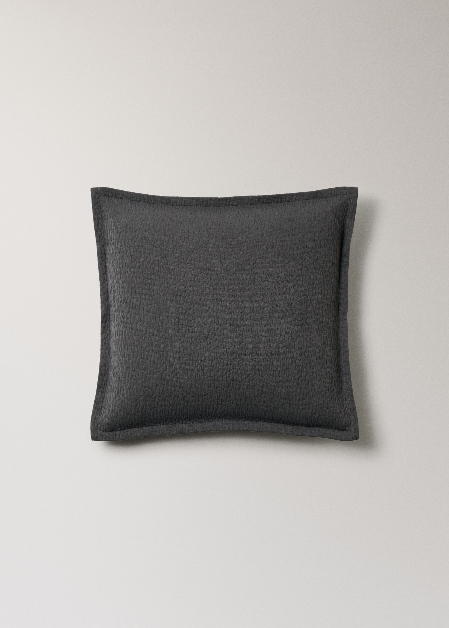 Garment-dyed cotton bed cushion cover texture 20x20 inches - Article without model