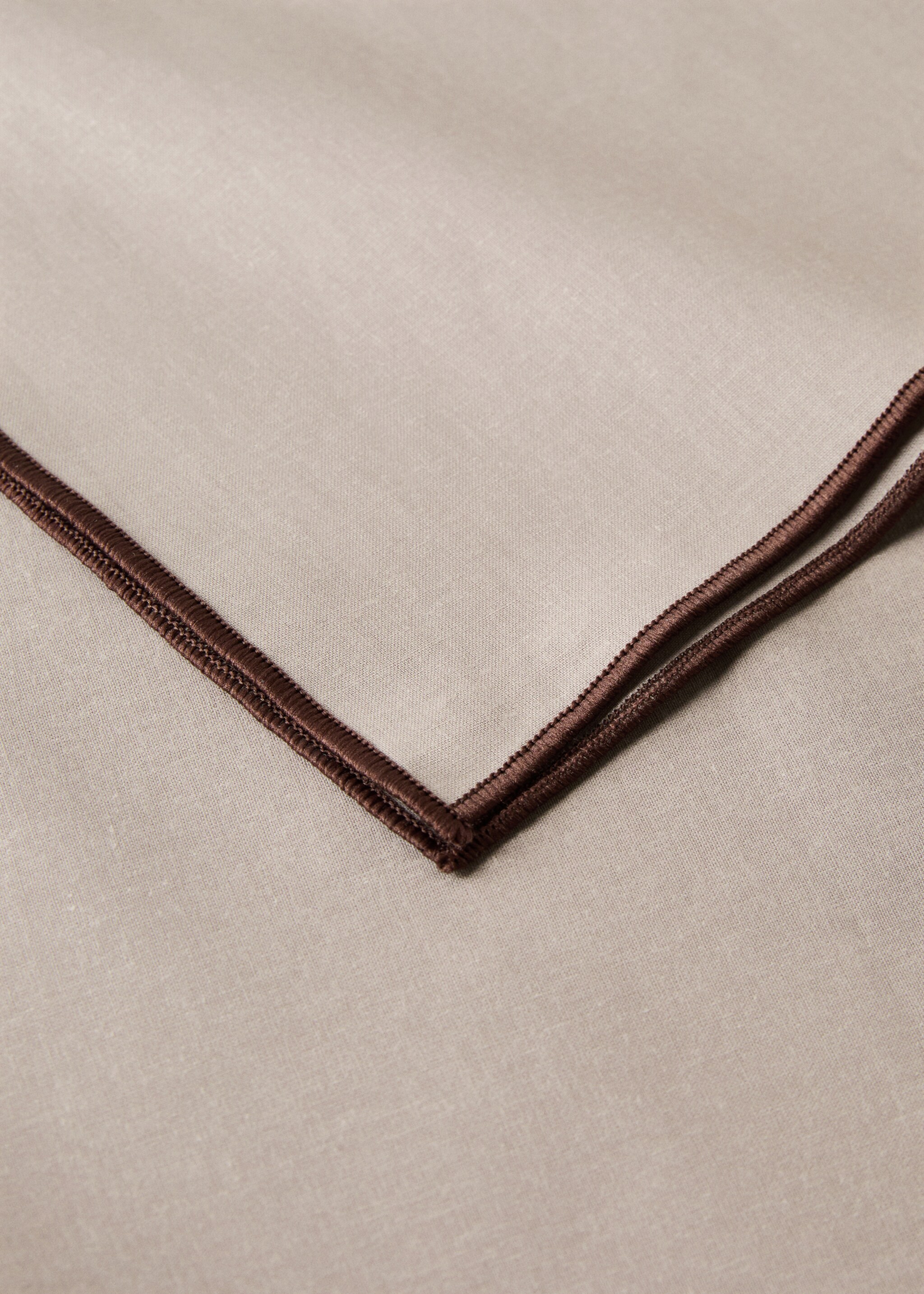 Mantel algodón resinado overlock 6 a 8 comensales - Detalle del artículo 1, Marrón claro/pastel. Ref: 17071585-00.