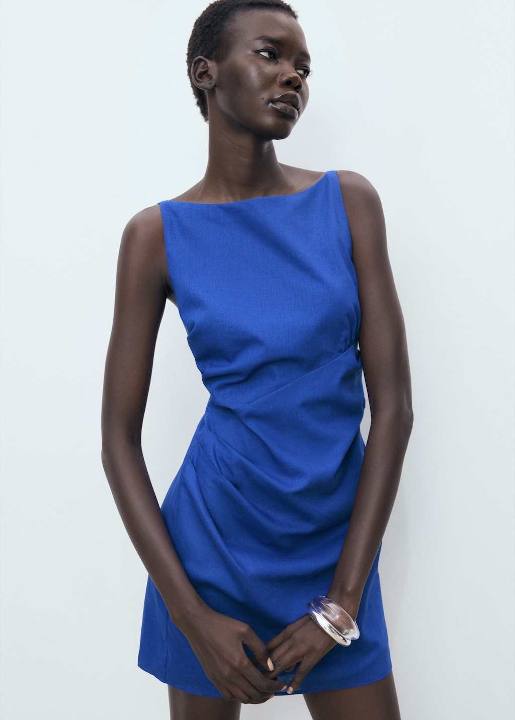 Vestido corto drapeado lino