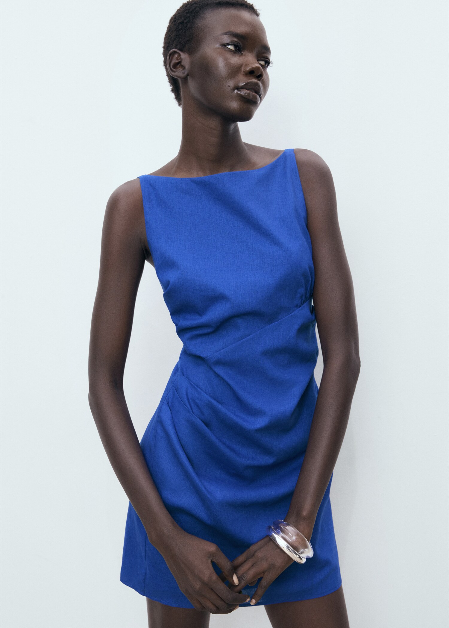 Kurzkleid aus Leinen-Baumwoll-Mix mit Drapierung - Mittlere Ansicht