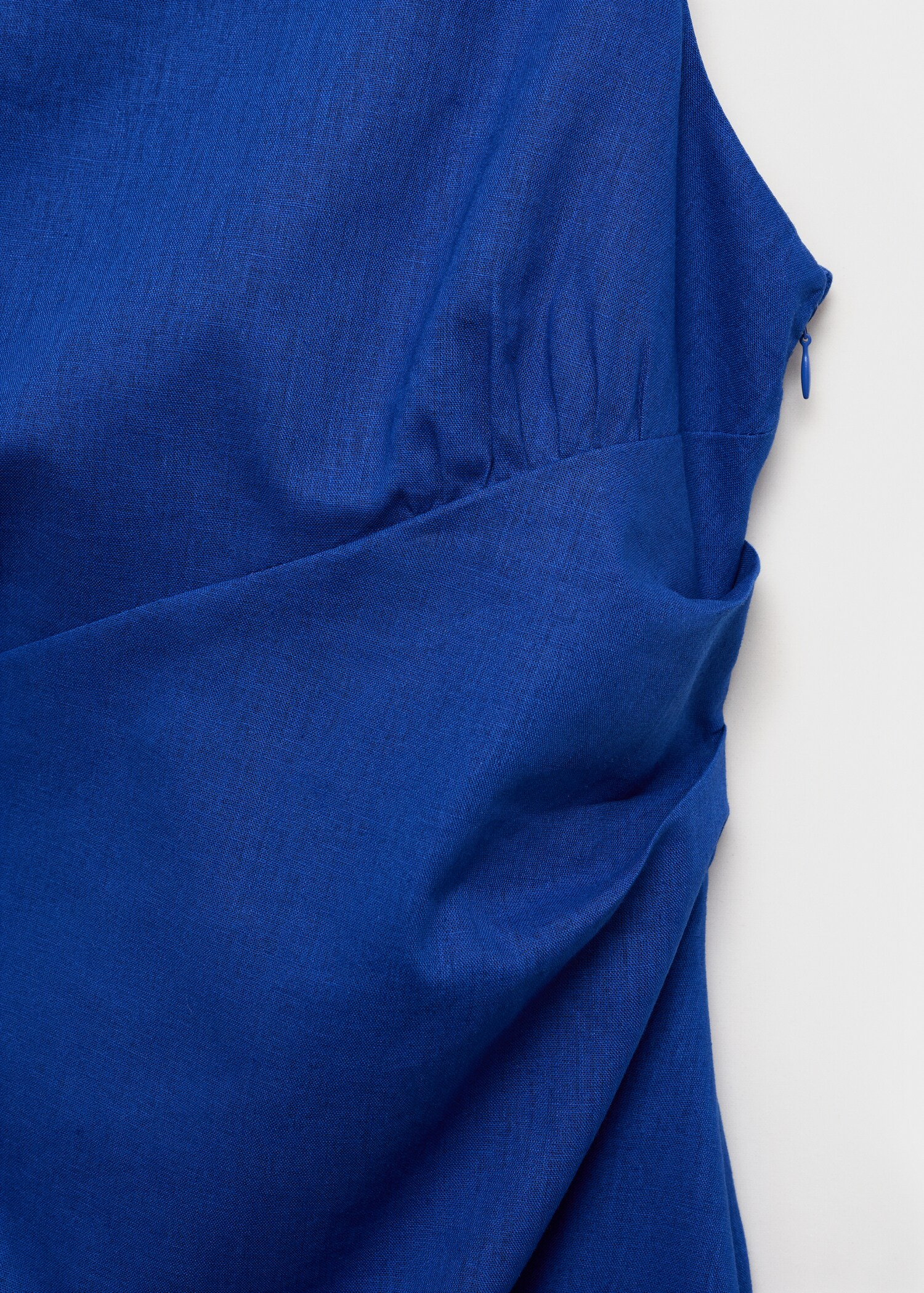 Kurzkleid aus Leinen-Baumwoll-Mix mit Drapierung - Detail des Artikels 8
