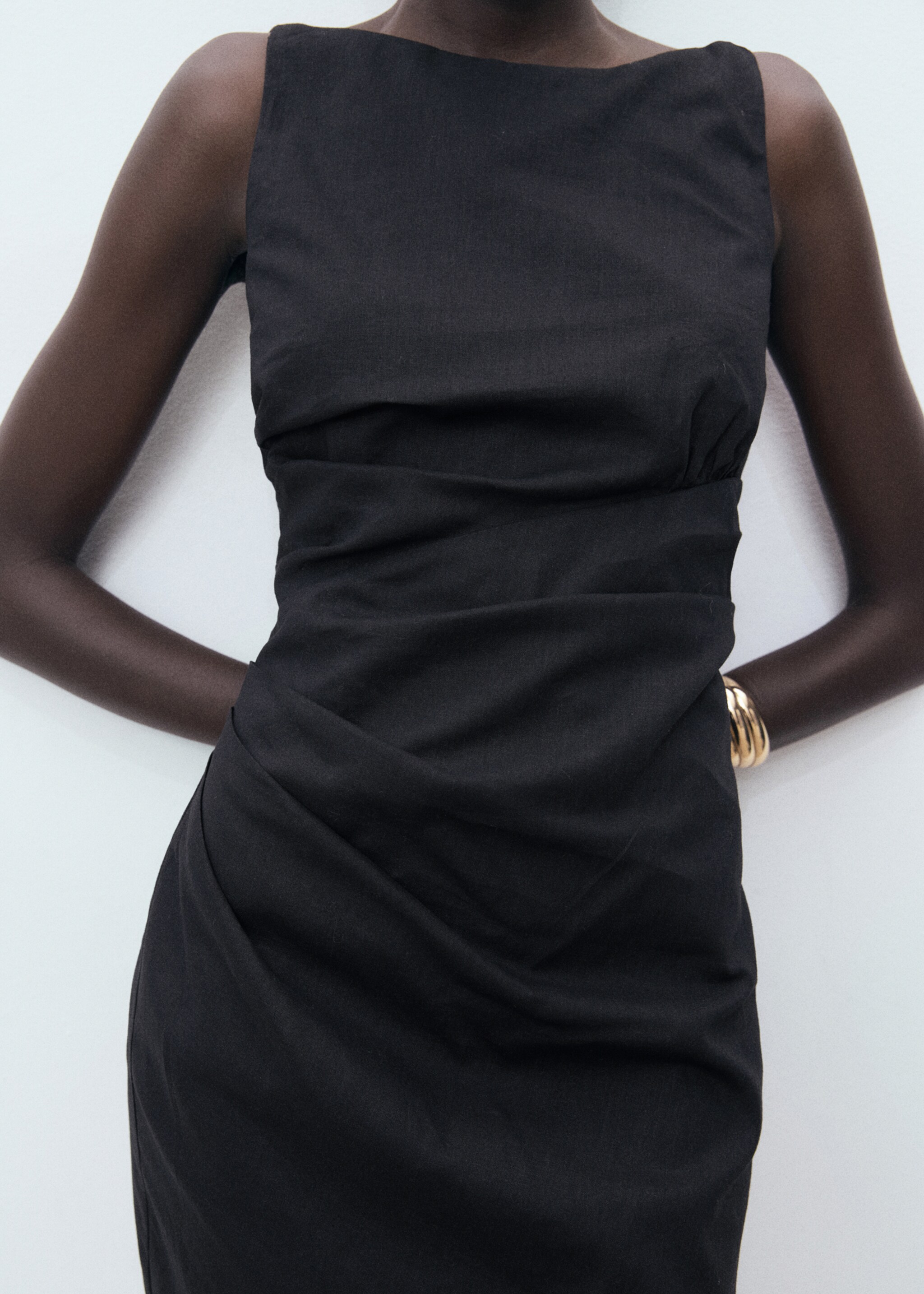 Kurzkleid aus Leinen-Baumwoll-Mix mit Drapierung - Detail des Artikels 6