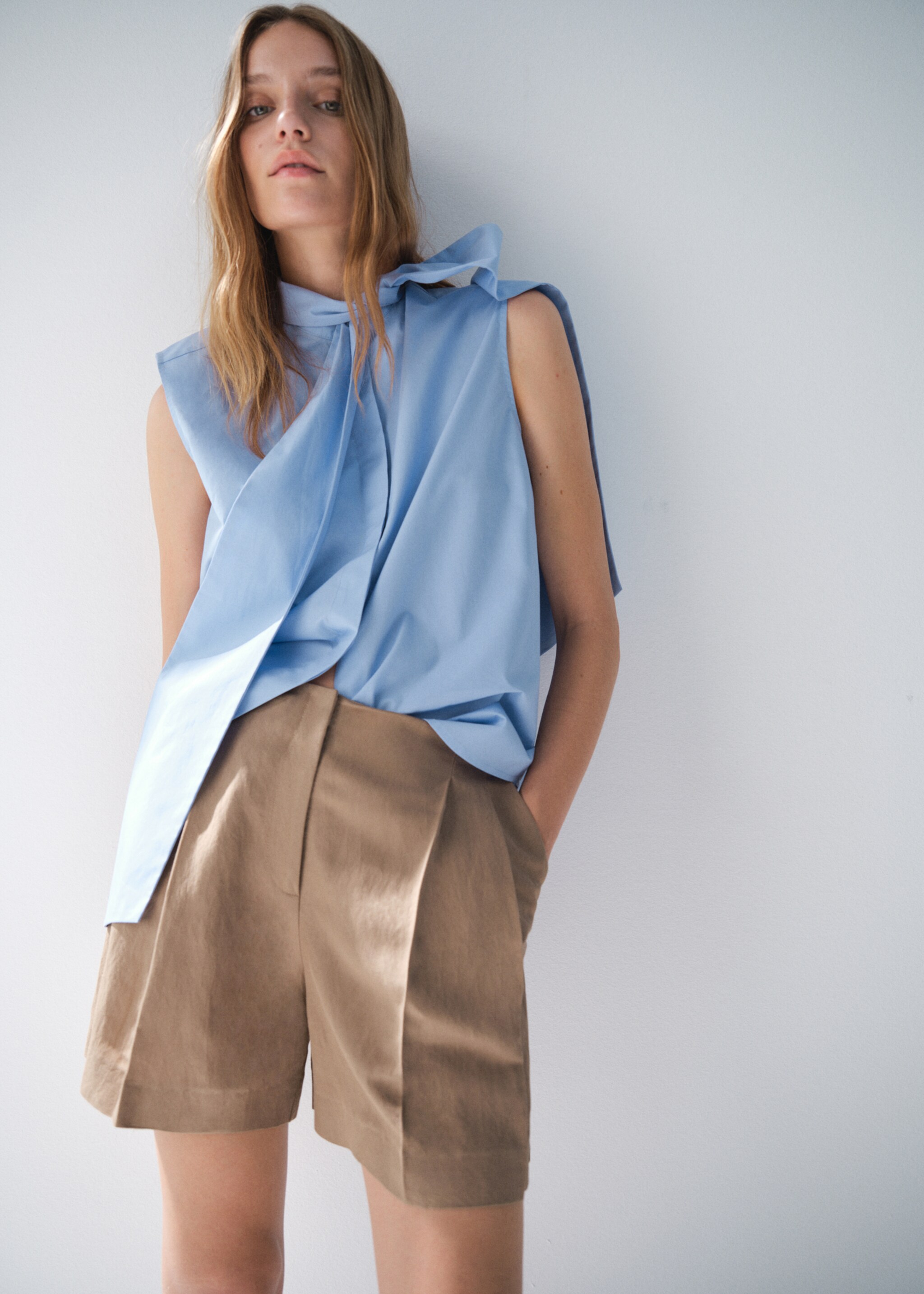 Linen bermuda shorts - Details of the article 6, Brown. Ref: 17072537-00.