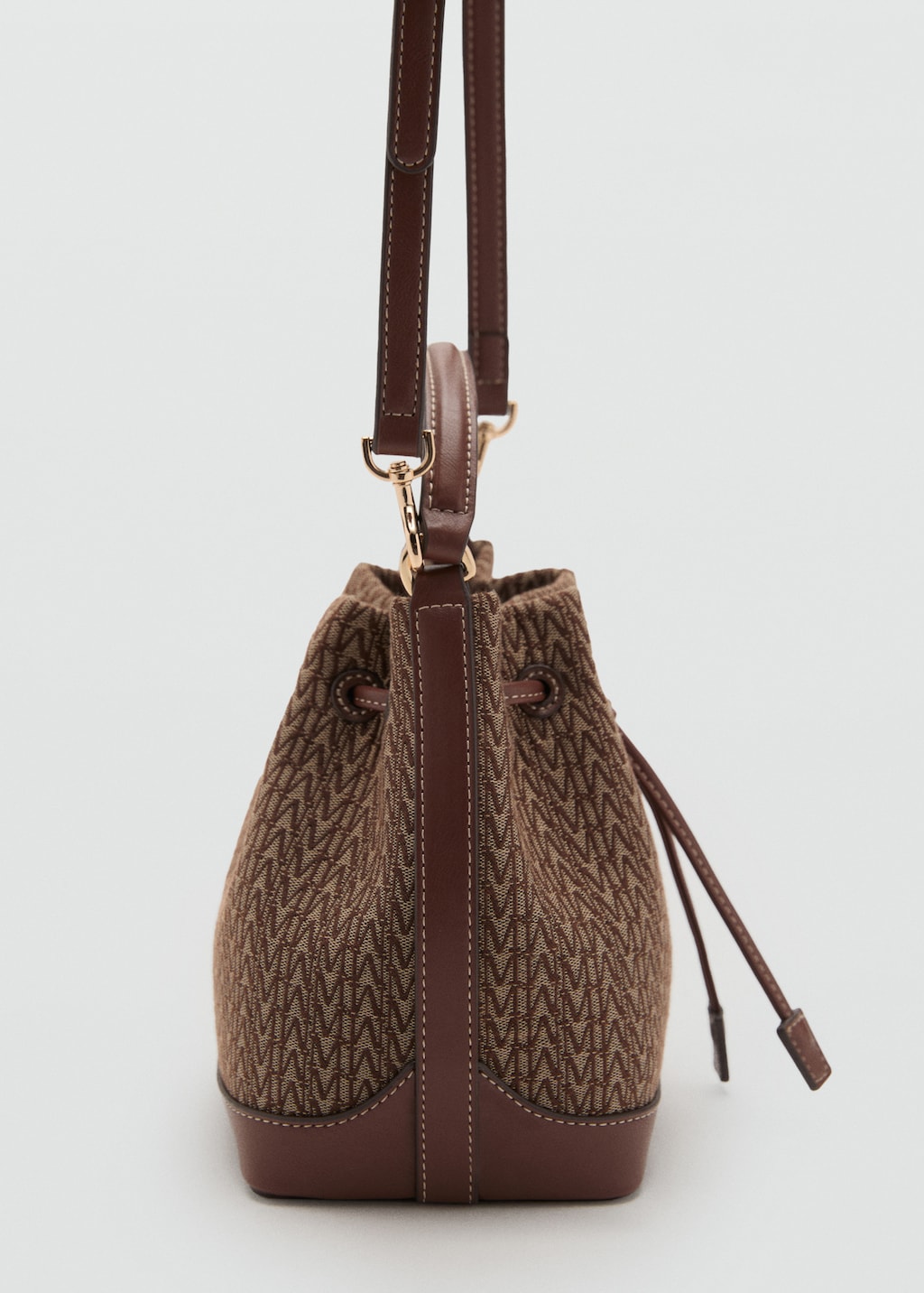 Bucket bag with printed logo - Women | MANGO Madagascar