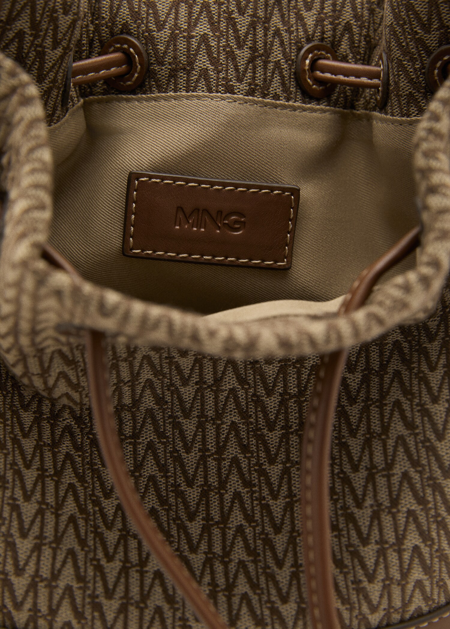 Bucket bag with printed logo - Details of the article 4