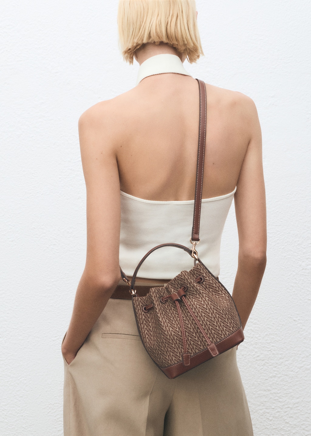 Bucket bag with printed logo - Women | MANGO Madagascar