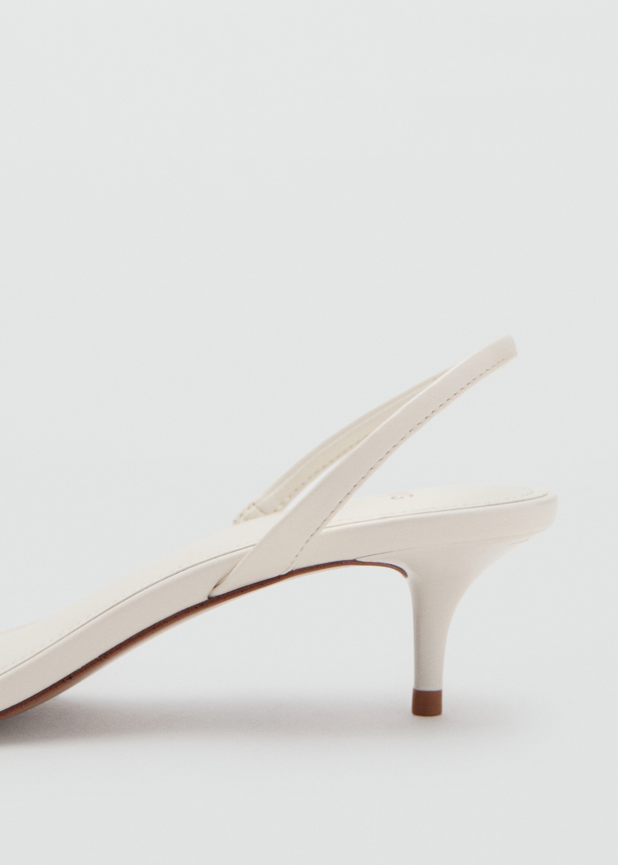 Босоножки с ремешком на каблуке kitten - Деталь изделия 1, Экрю. Ref: 17072544-00.