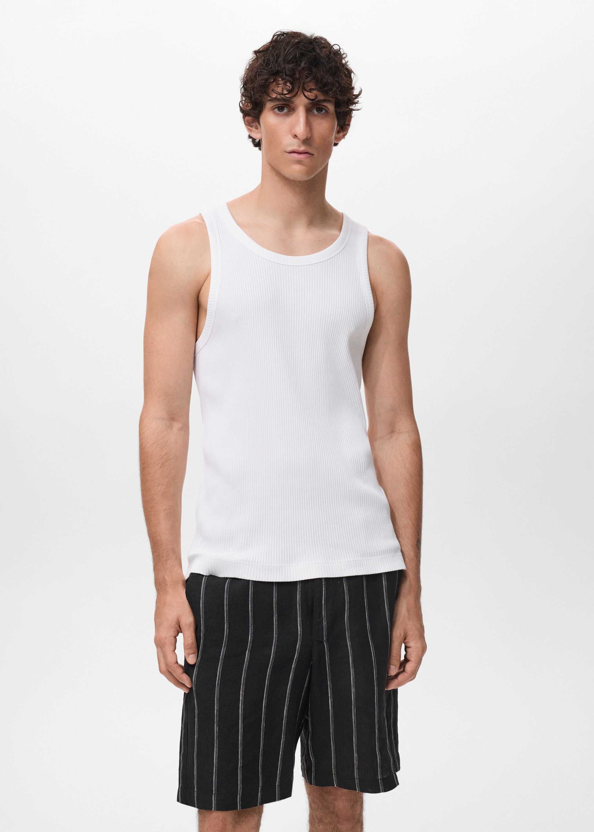 Camiseta tirantes canalé slim fit - Plano medio