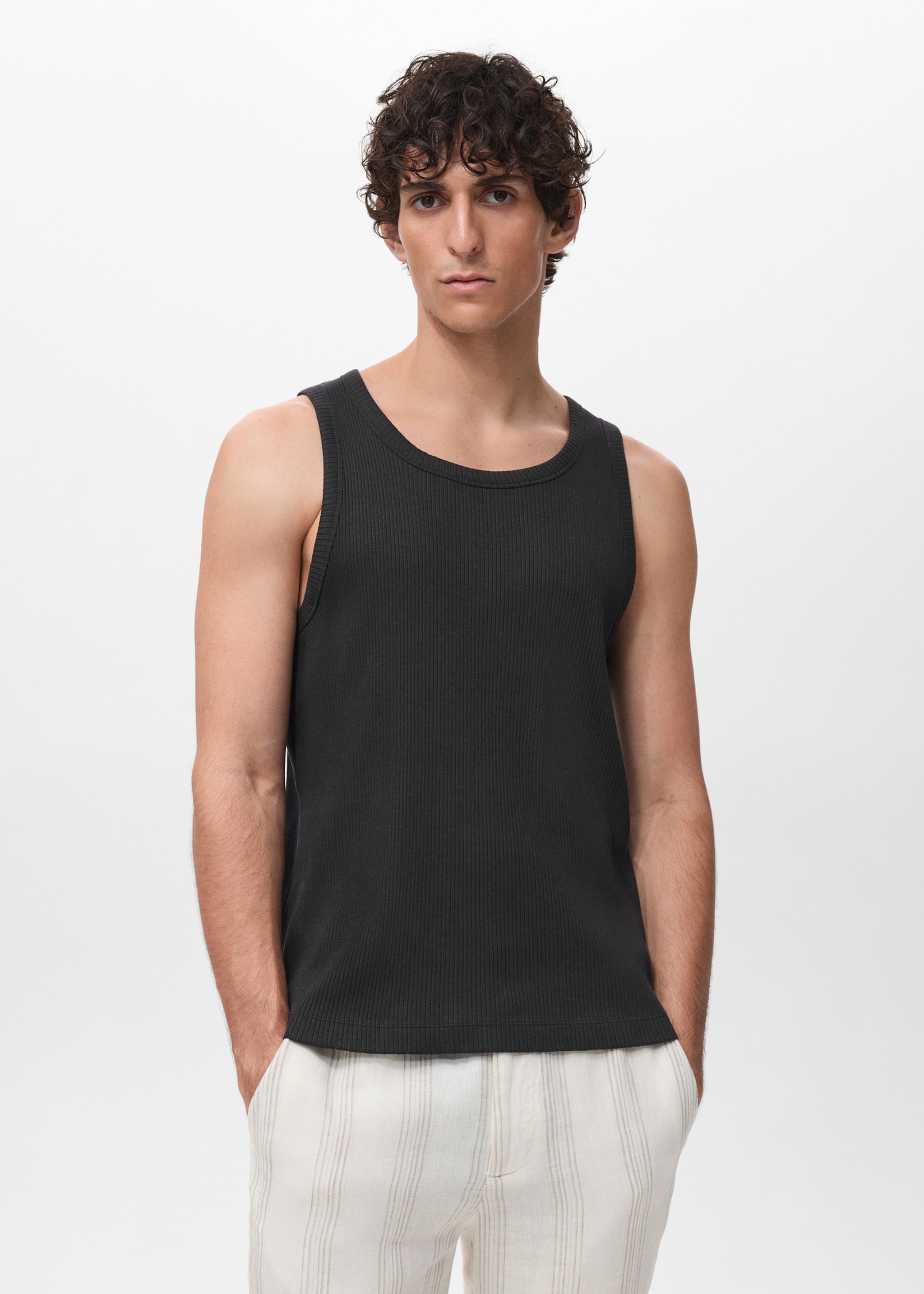 Camiseta tirantes canalé slim fit - Plano medio