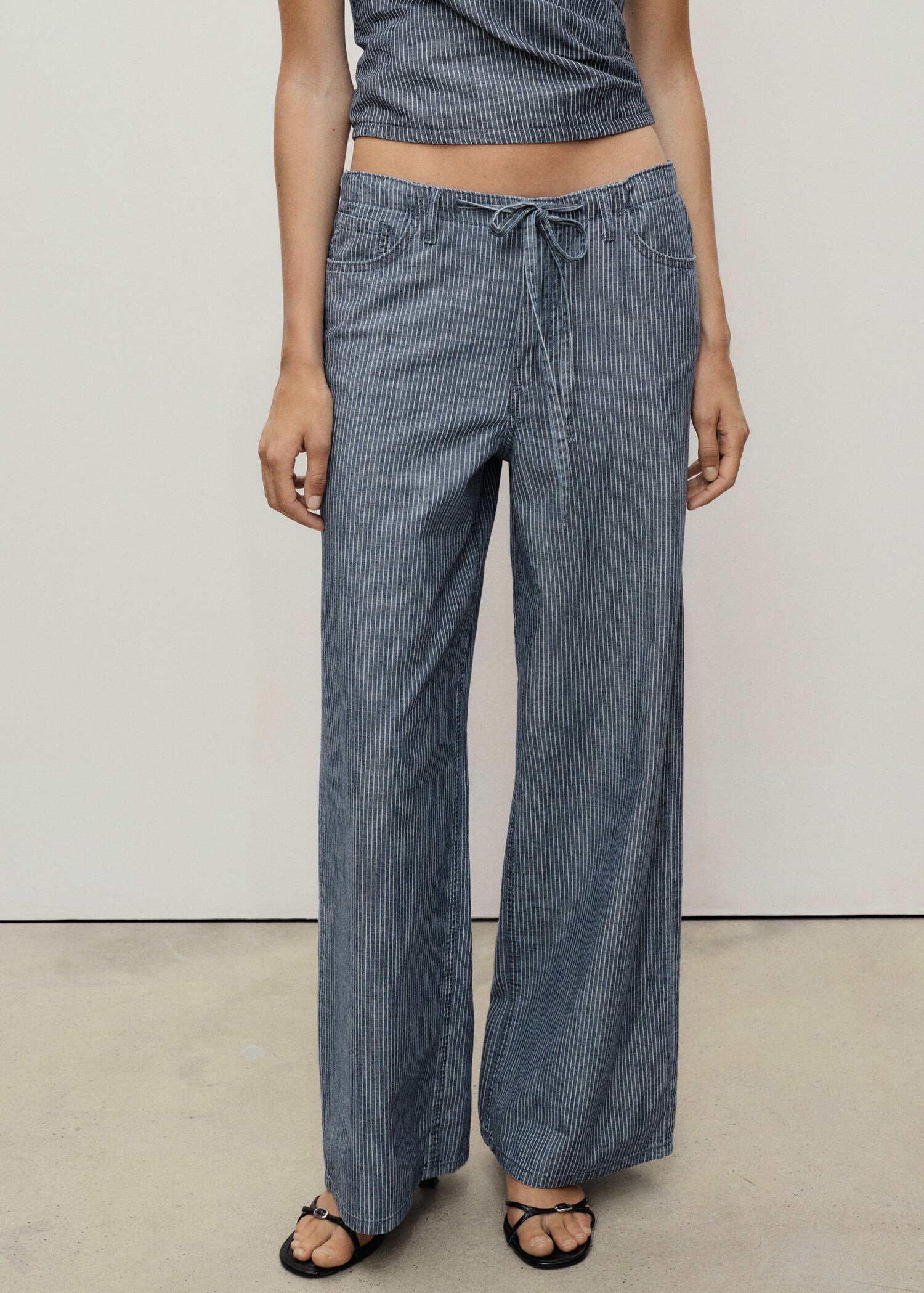 Wide-leg denim trousers with belt - Medium plane