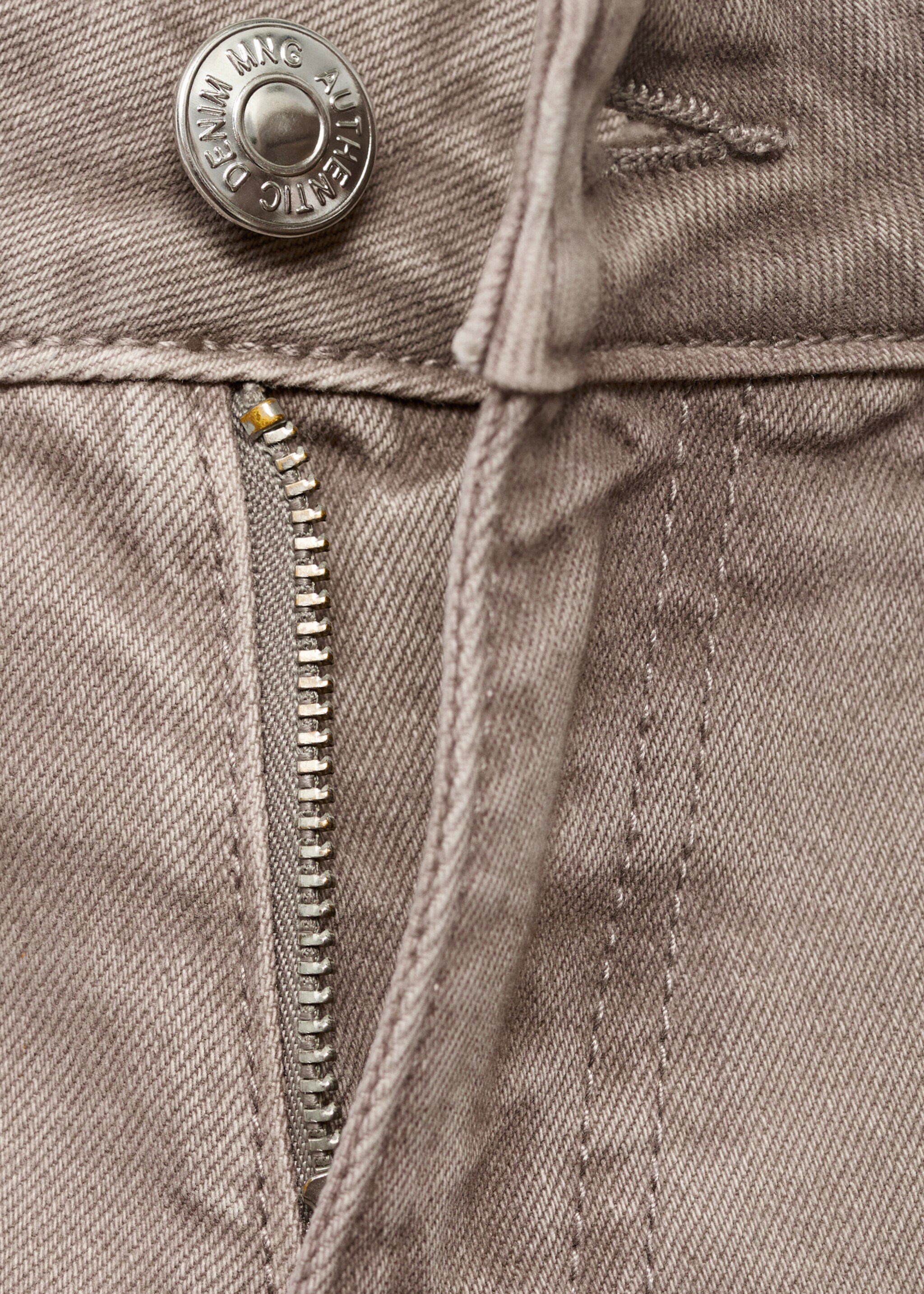 Jean taille basse à clous - Détail de l'article 0