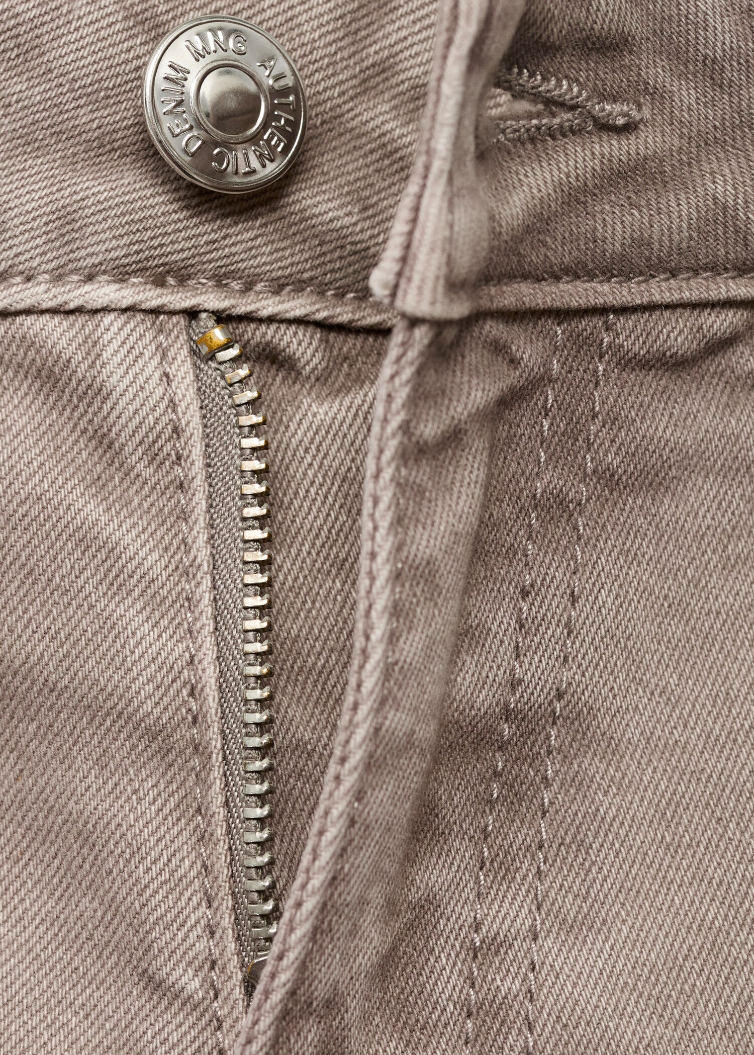 Low-waist studded jeans - Details of the article 0