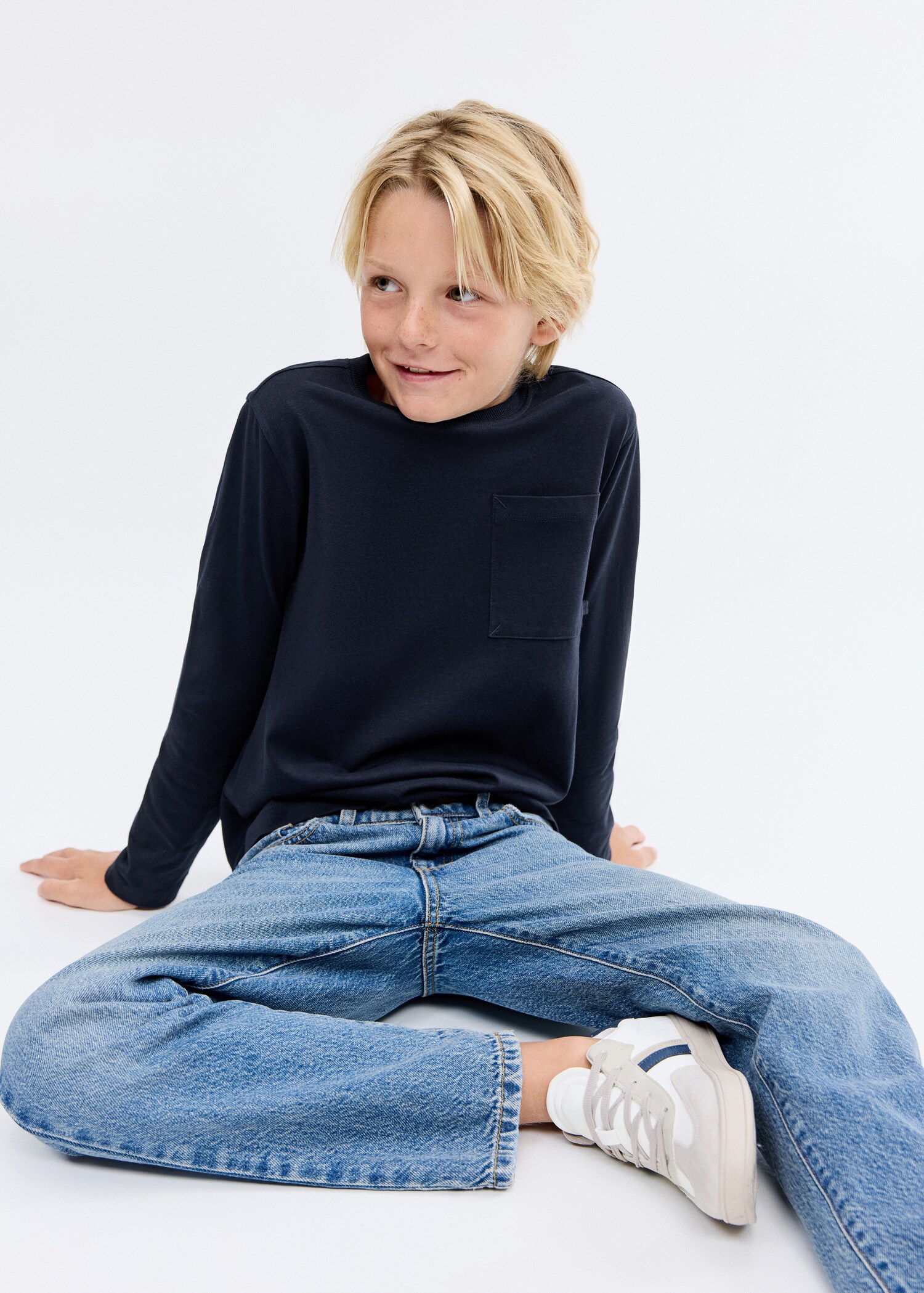 Long-sleeved t-shirt with pocket - Medium plane