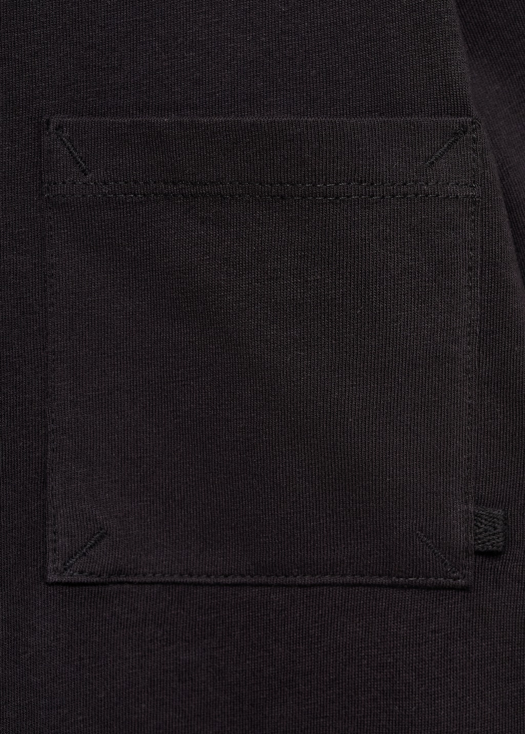 Long-sleeved t-shirt with pocket