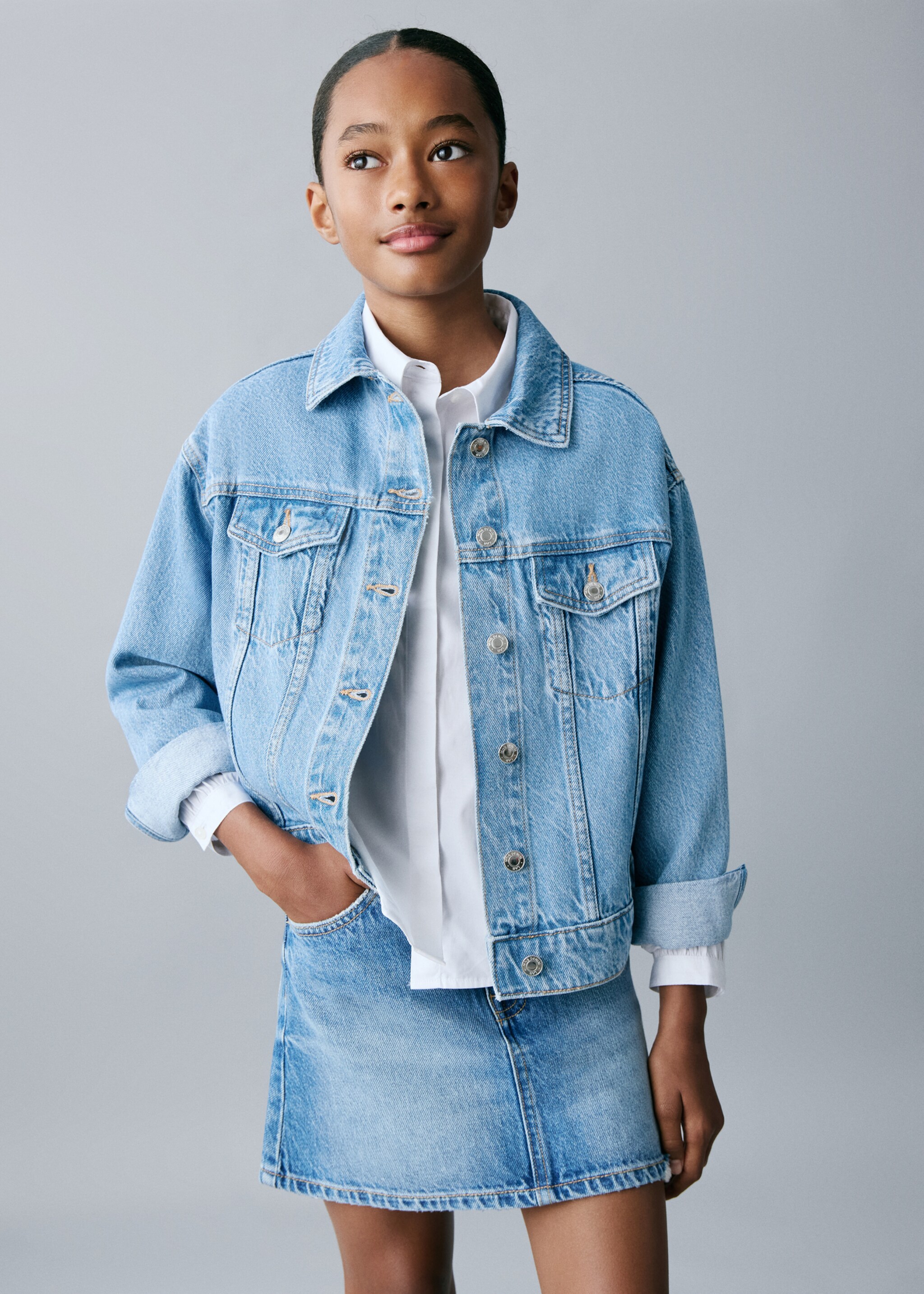 Blouson en jean essentiel - Plan moyen