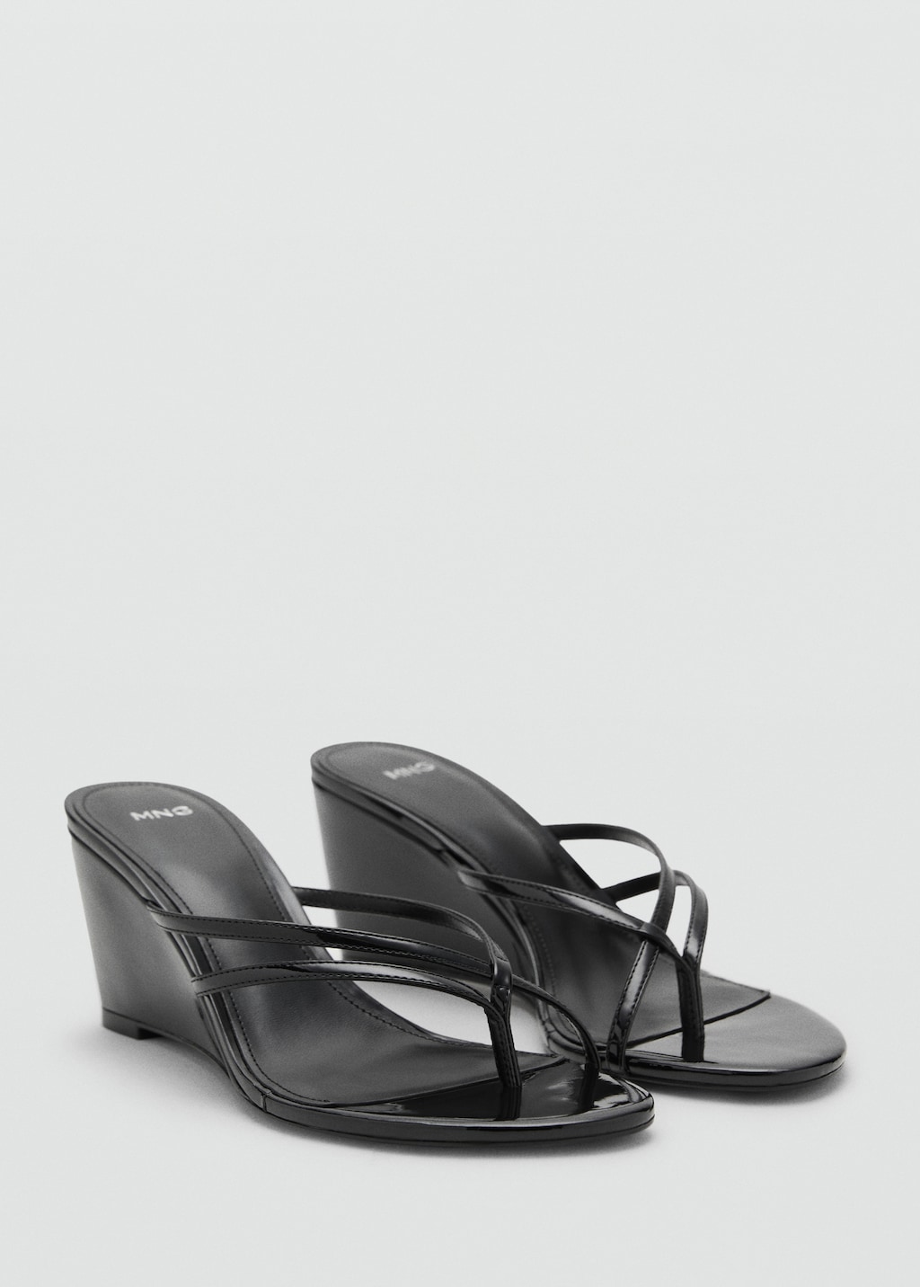 Wedge sandals with crisscross straps