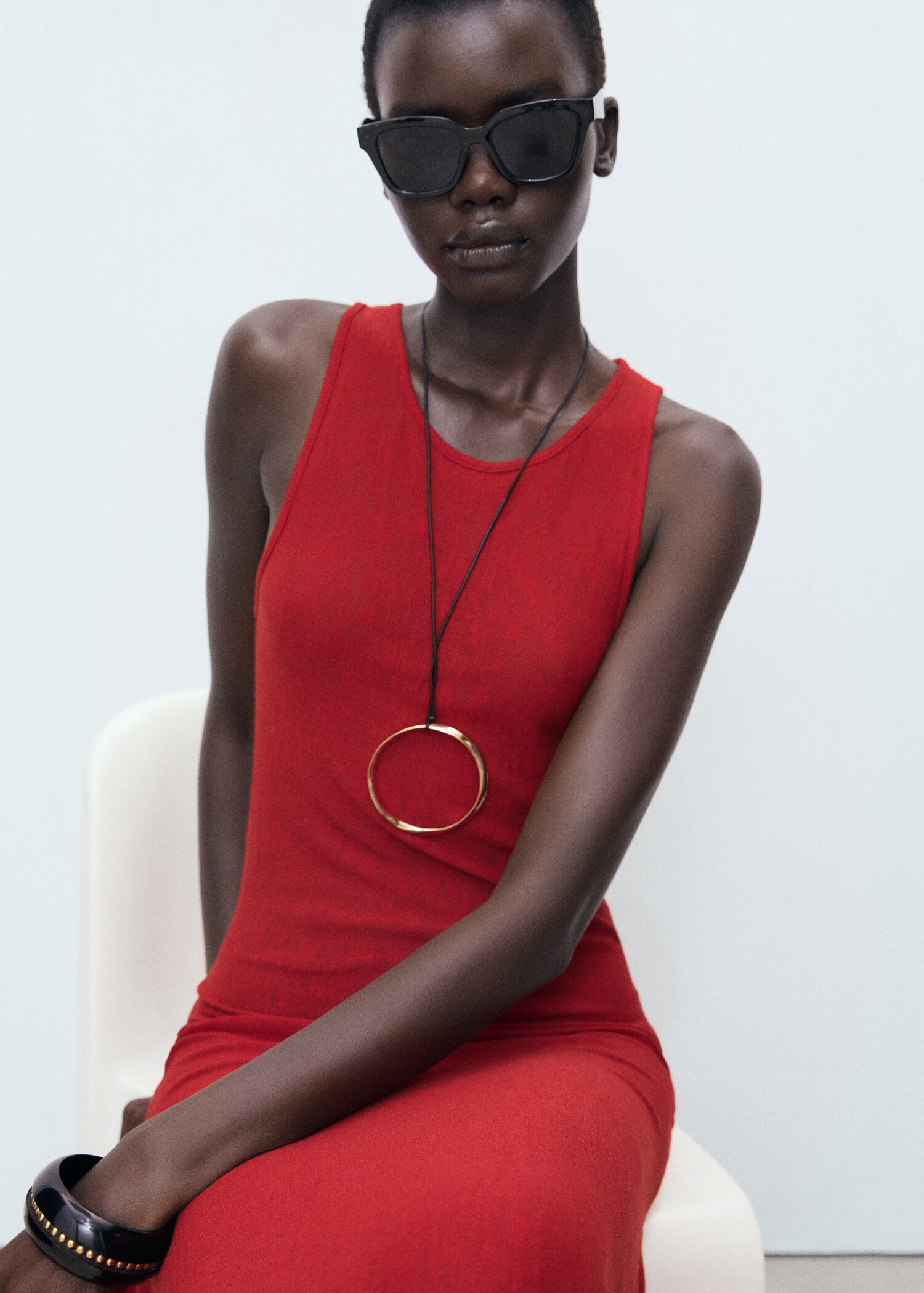 Asymmetrical low-knit dress - Details of the article 1