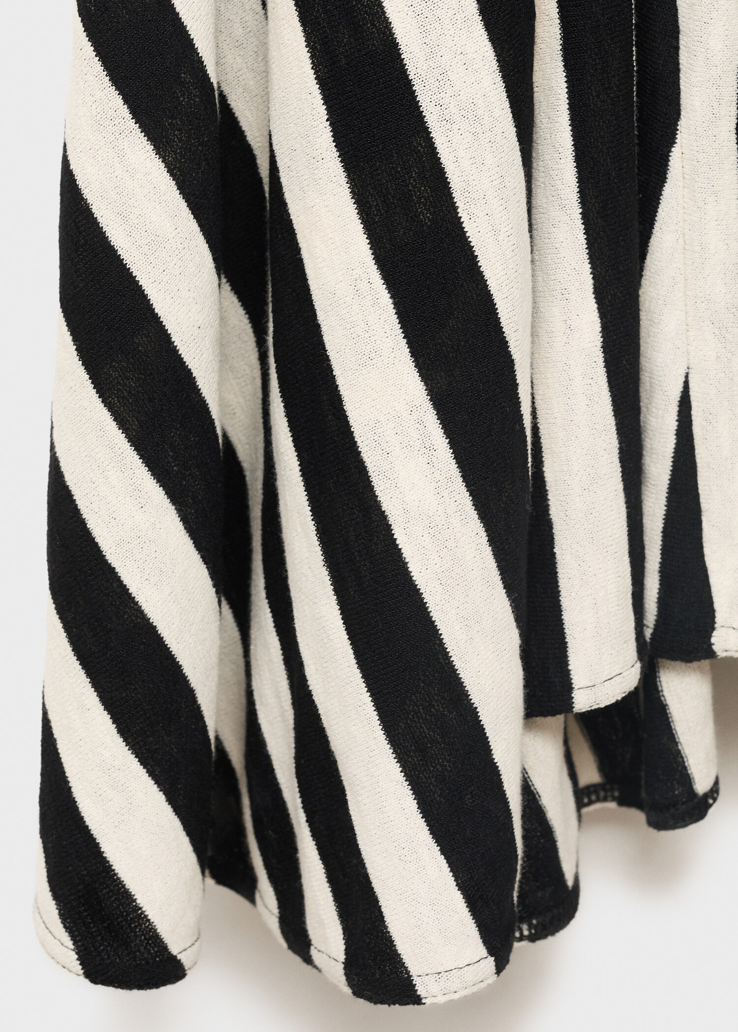 Asymmetrical low-knit dress - Details of the article 0