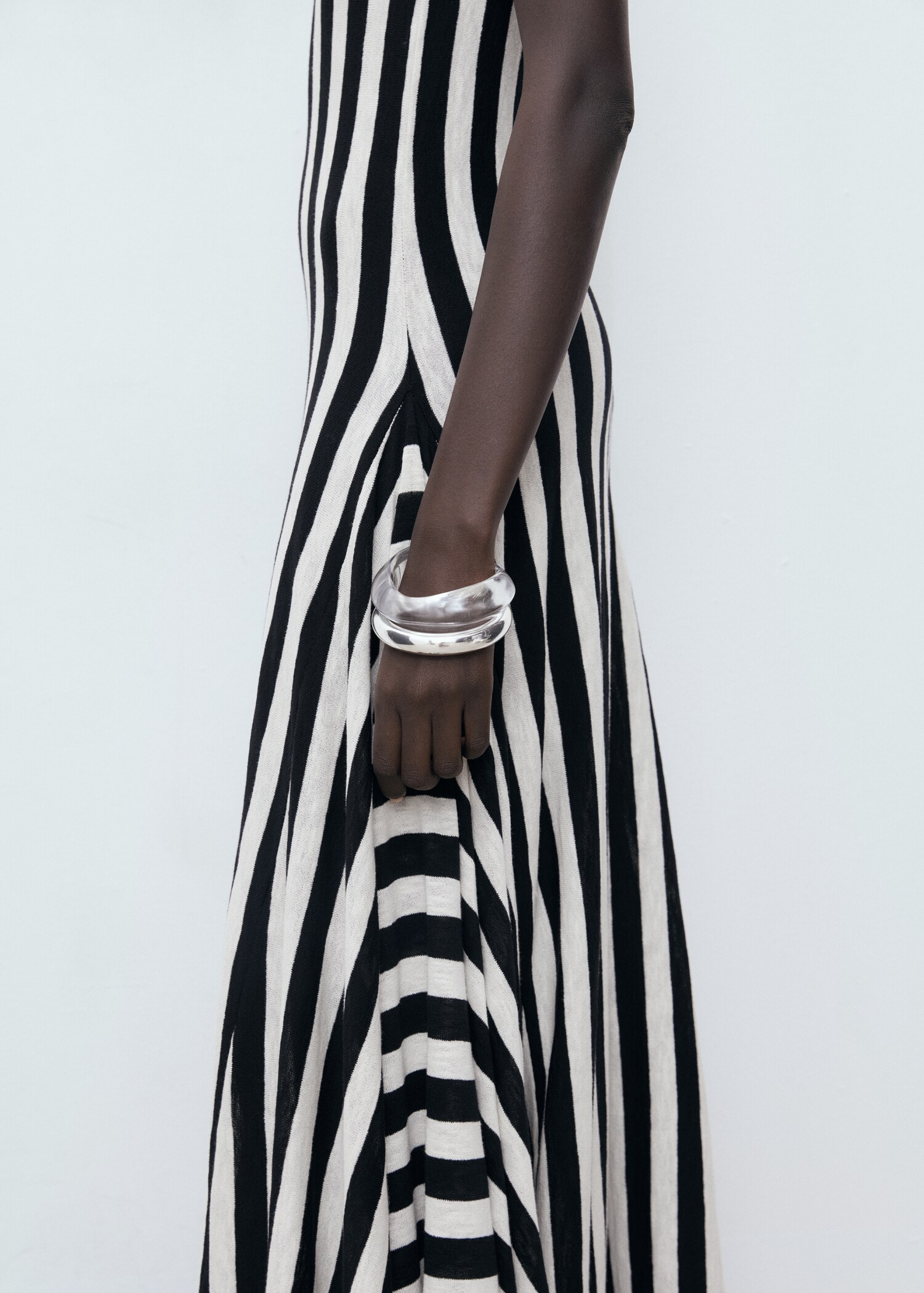 Asymmetrical low-knit dress - Details of the article 6