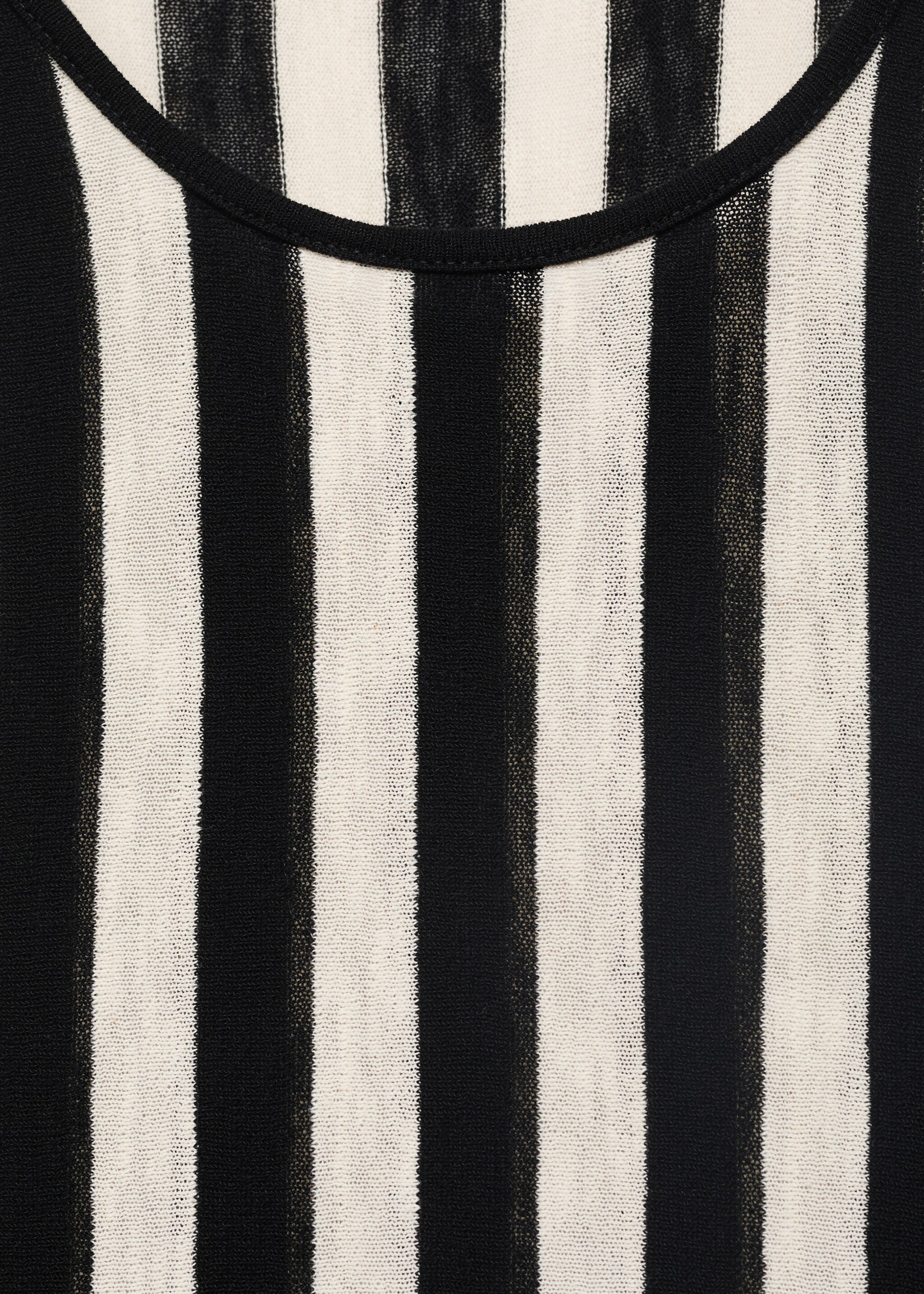 Asymmetrical low-knit dress - Details of the article 8, Black. Ref: 17072926-00.