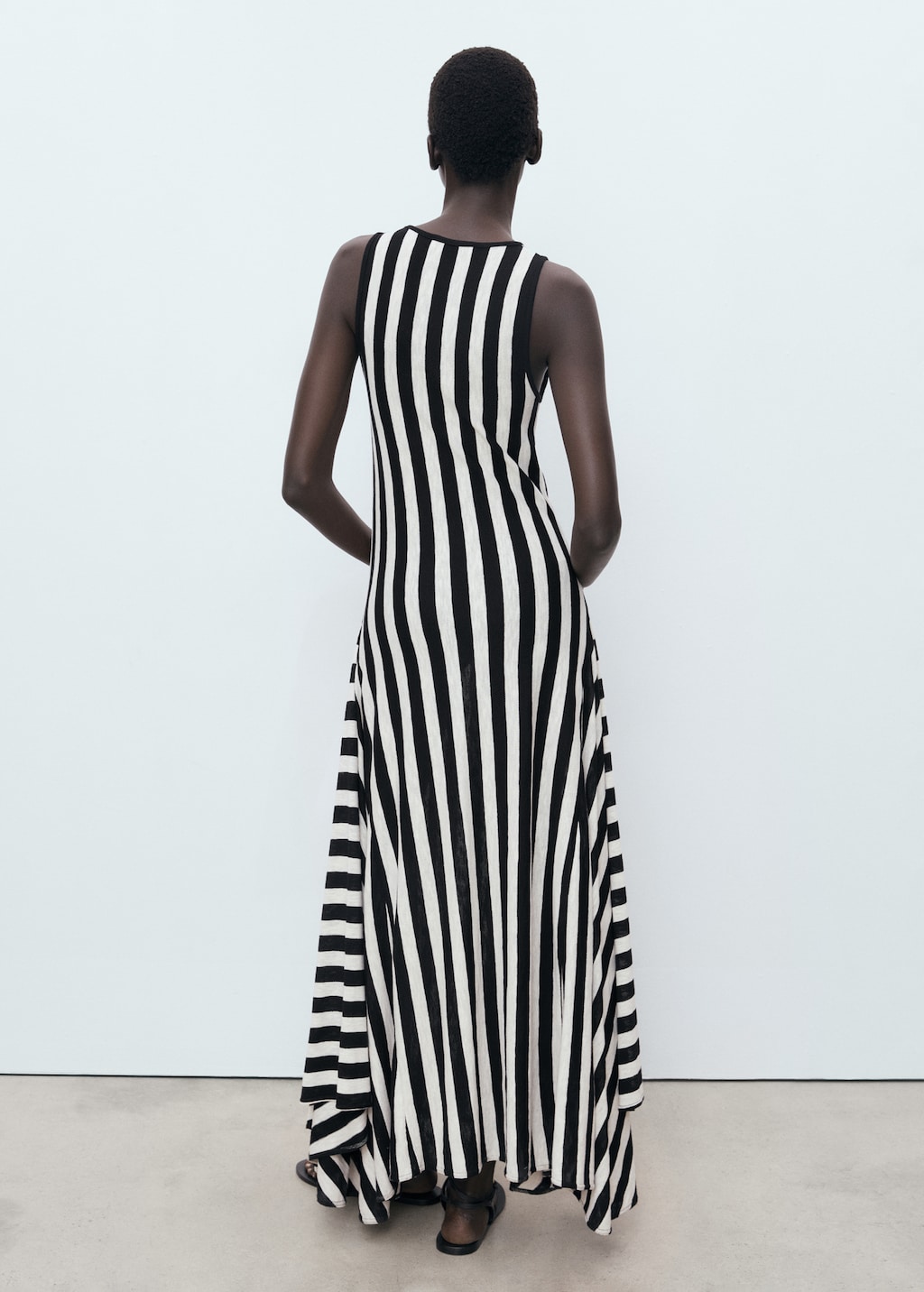 Asymmetrical low-knit dress - image 3
