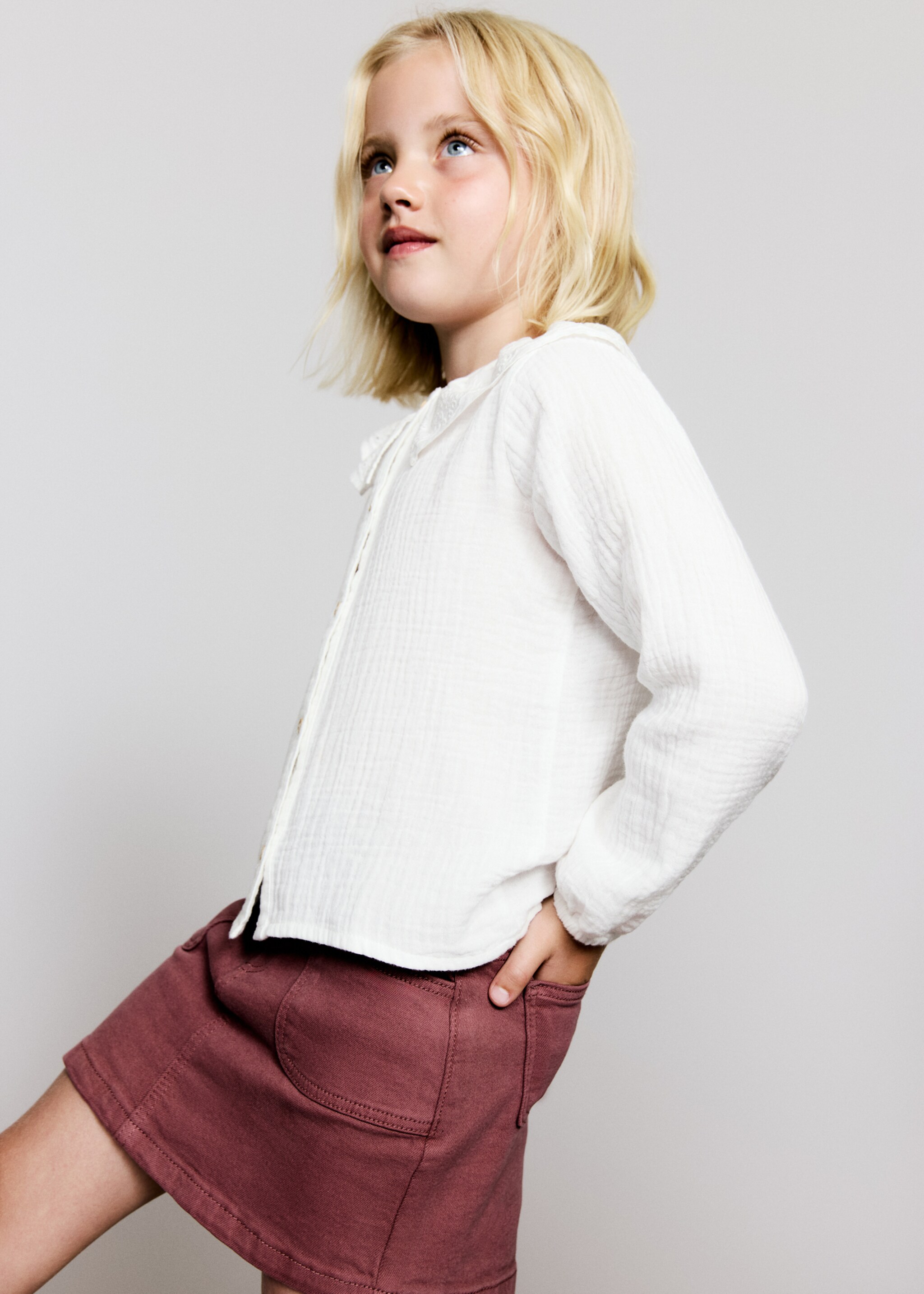 Blusa de bambula bordada - Plano médio