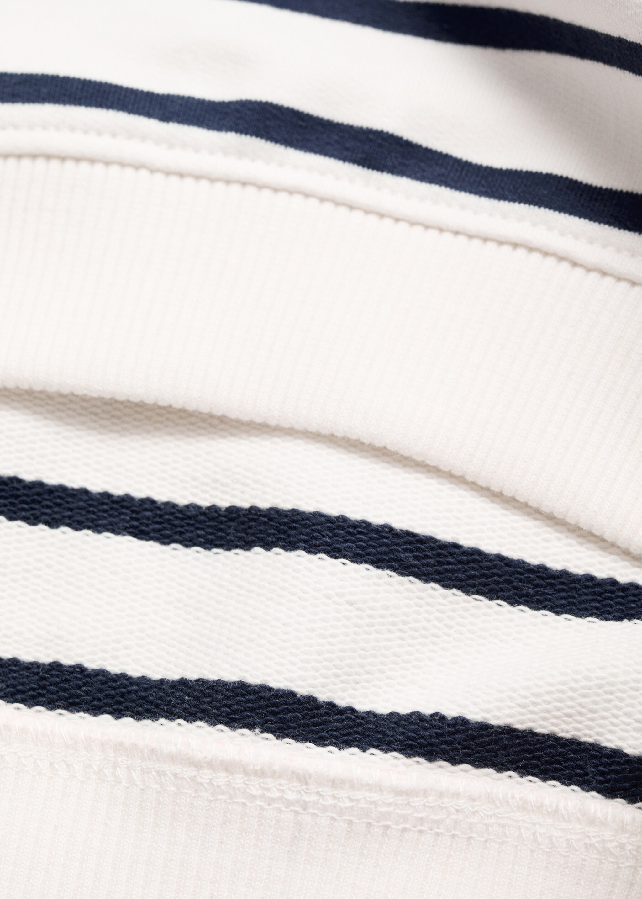 Embroidered heart sweatshirt - Details of the article 0