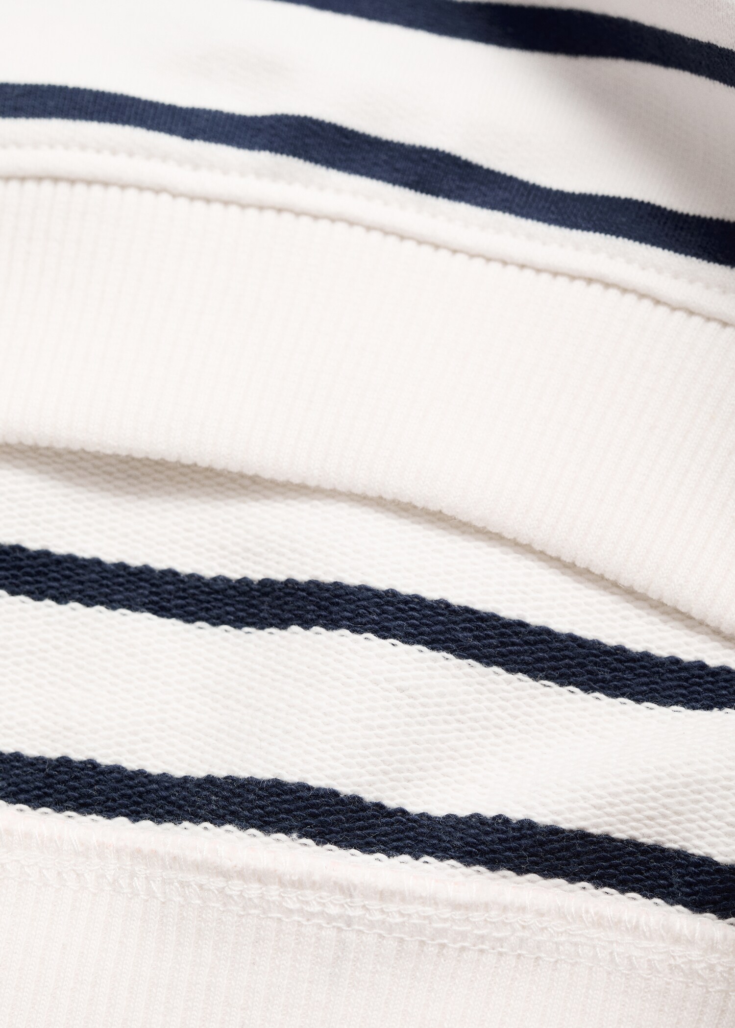 Embroidered heart sweatshirt - Details of the article 0